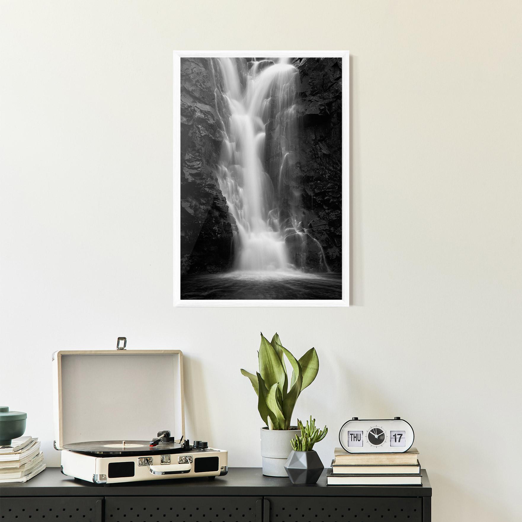 Gerahmte Poster Black Rock Waterfall View mockup 2