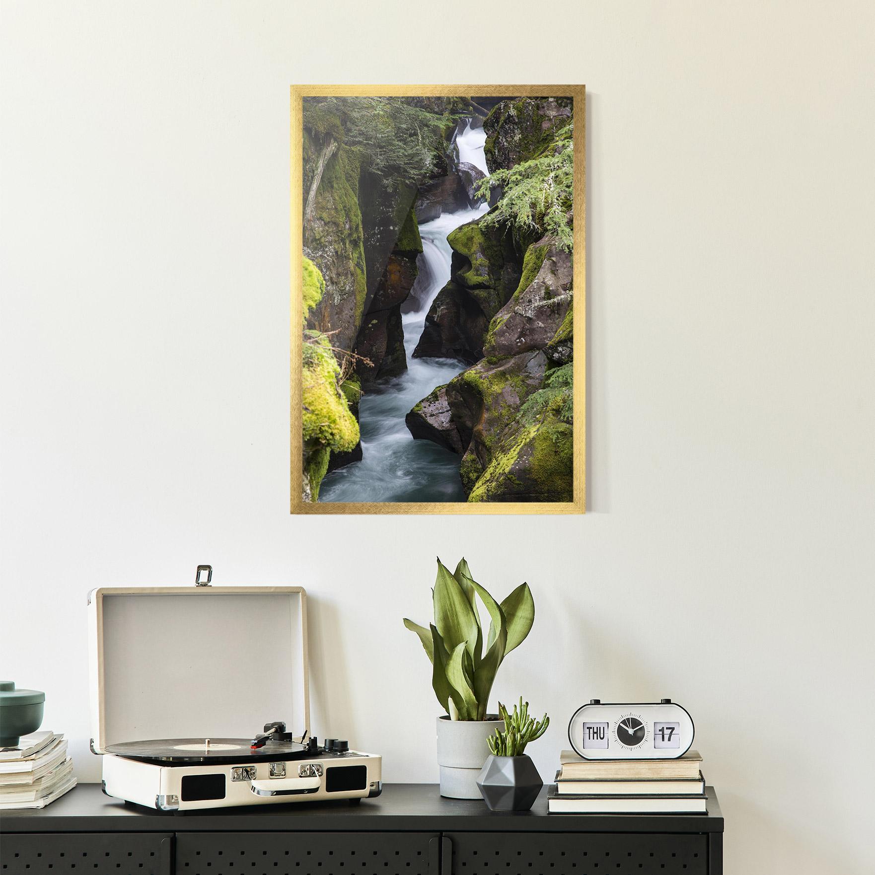 Gerahmte Poster Water Falling Forest mockup 2