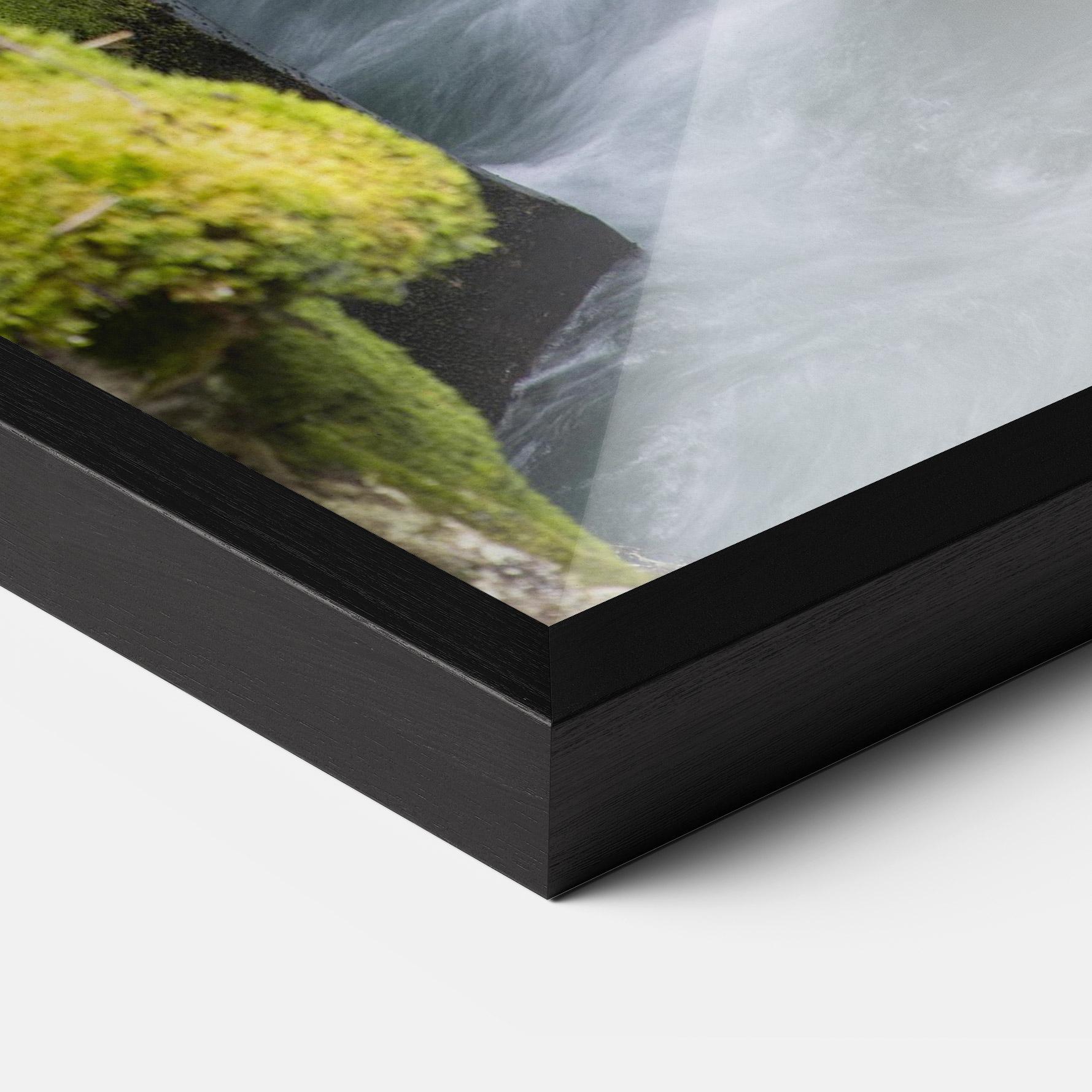 Gerahmte Poster Water Falling Forest mockup 3