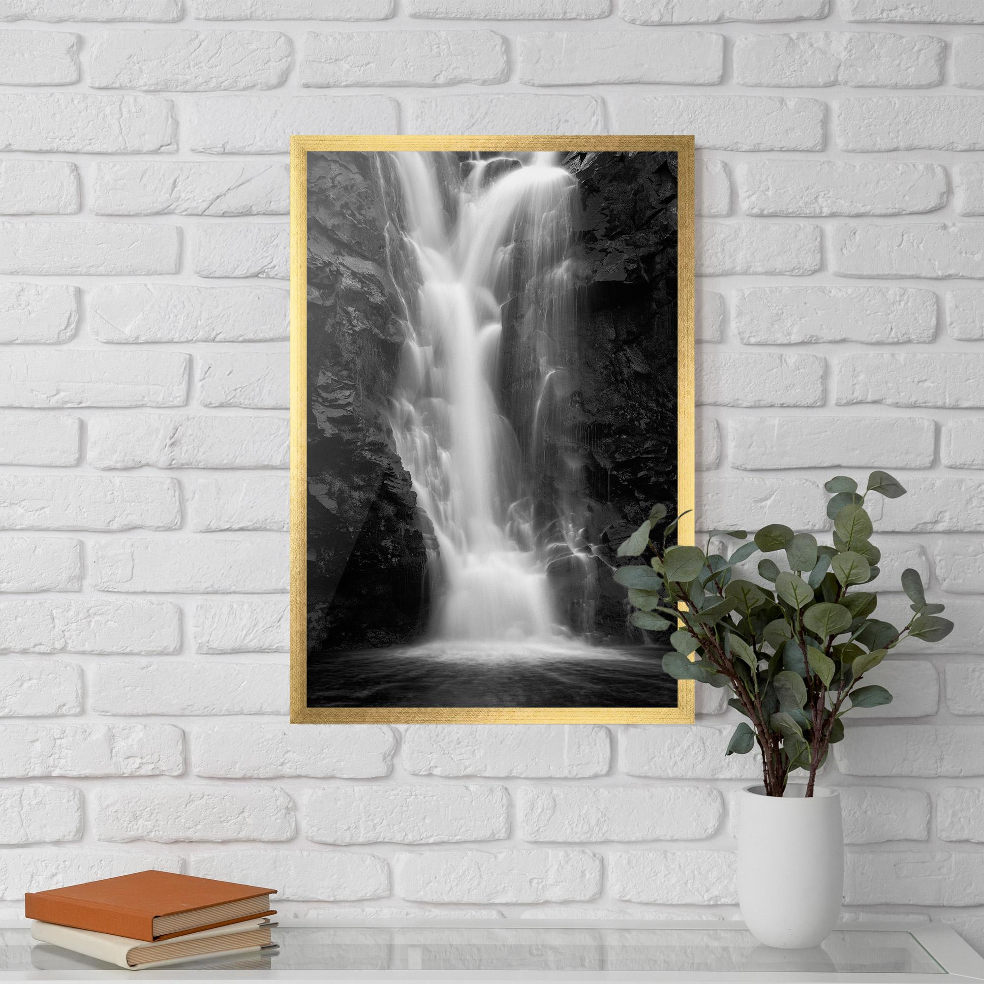 Gerahmte Poster Black Rock Waterfall View mockup 5