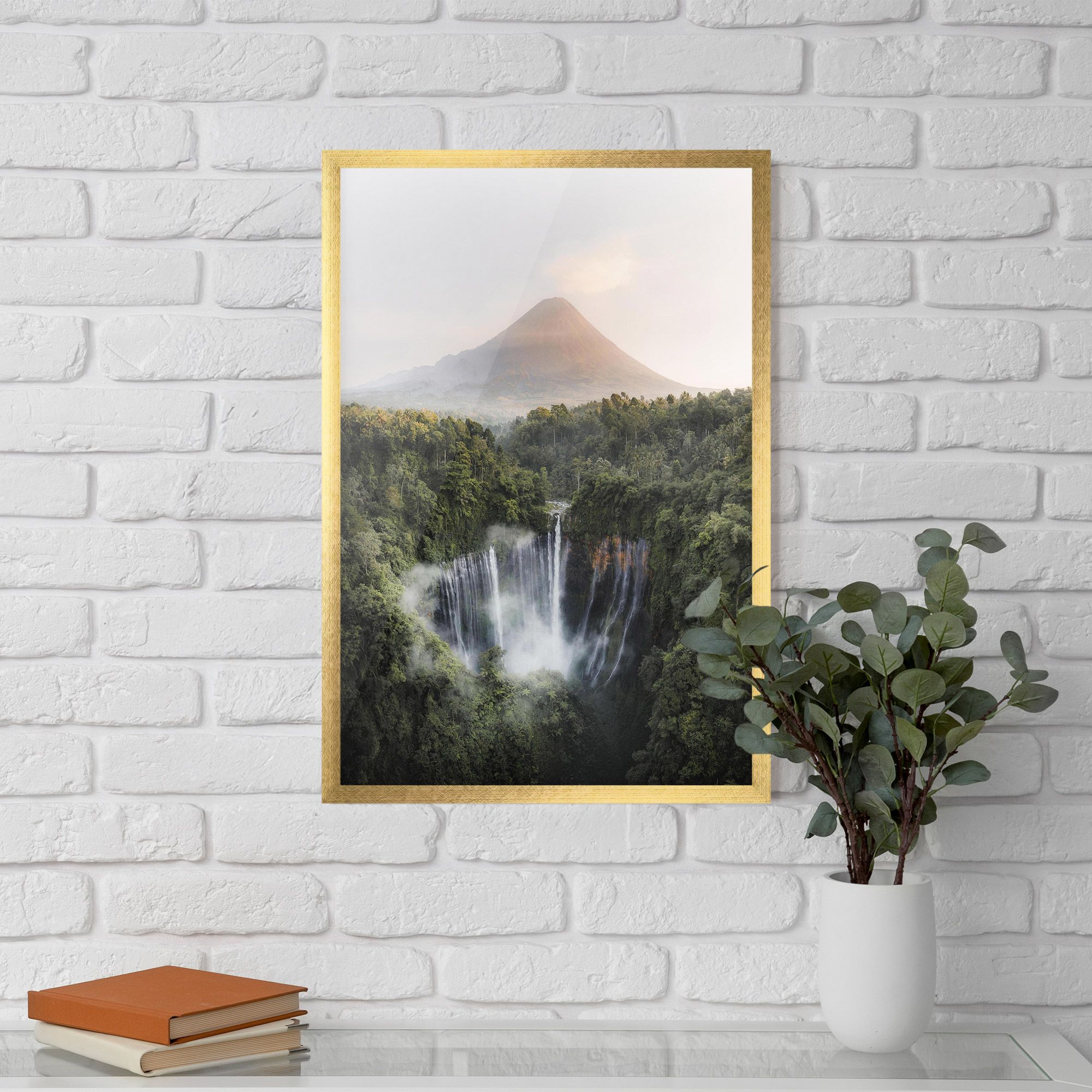 Vulcano Waterfall mockup 5