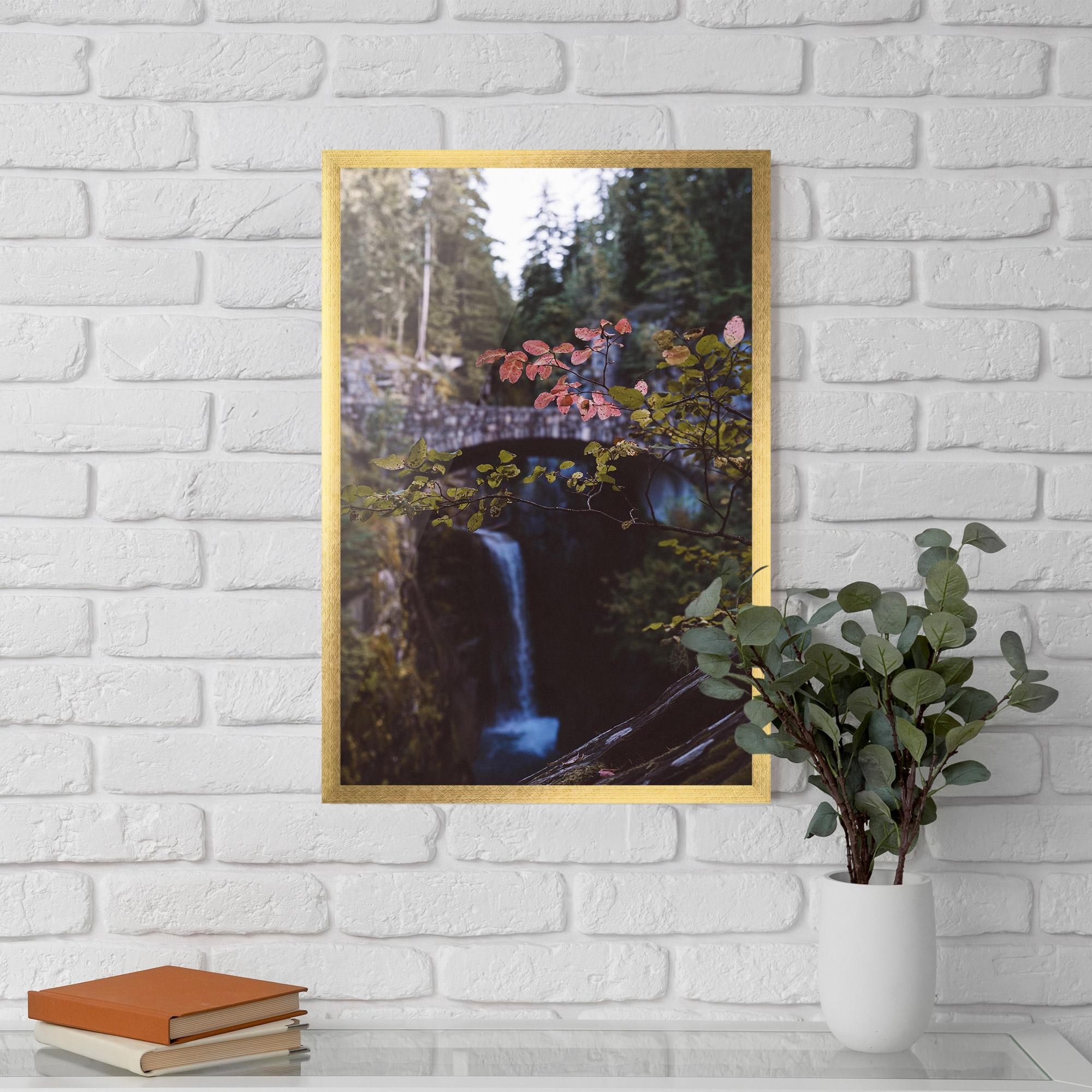 Gerahmte Poster Waterfall Bringe Red Leaves mockup 5