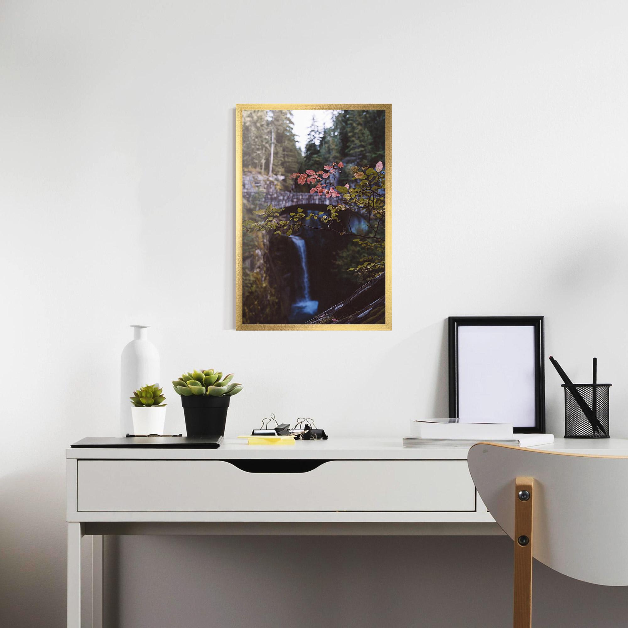 Gerahmte Poster Waterfall Bringe Red Leaves mockup 7