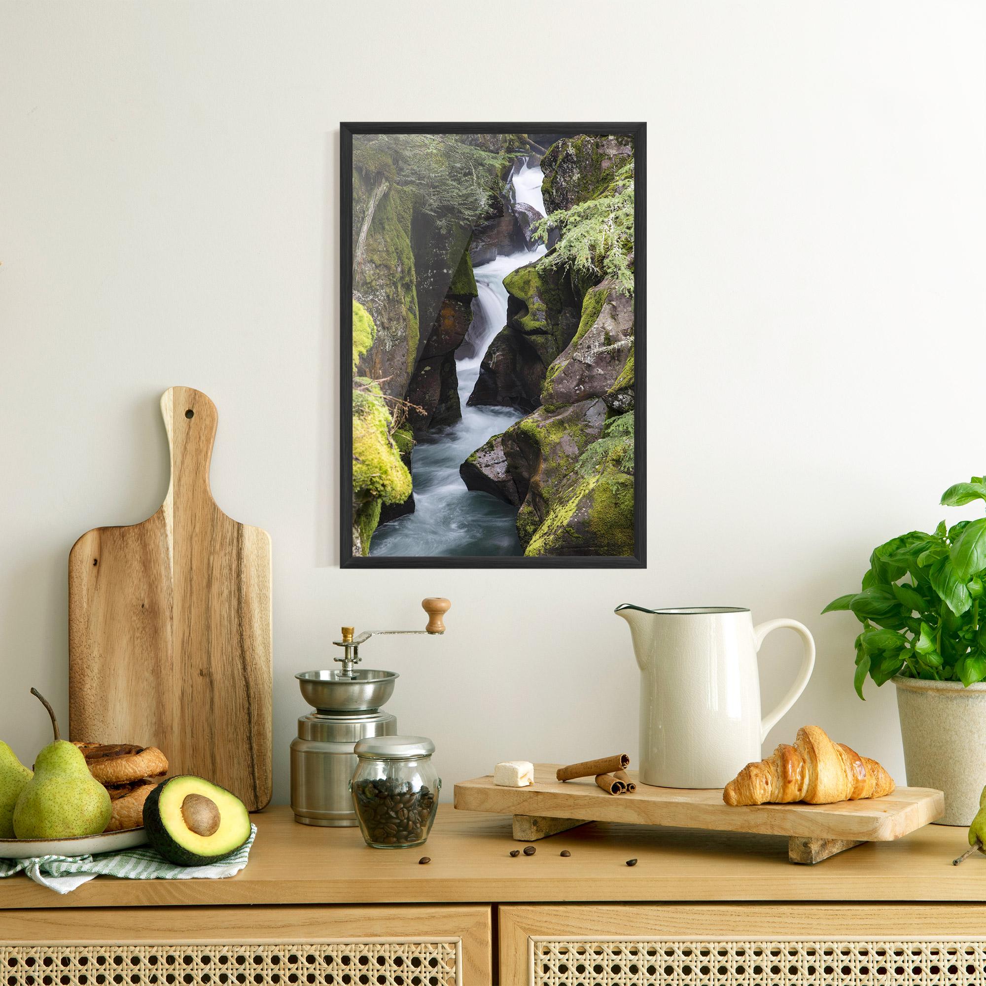 Gerahmte Poster Water Falling Forest mockup 8