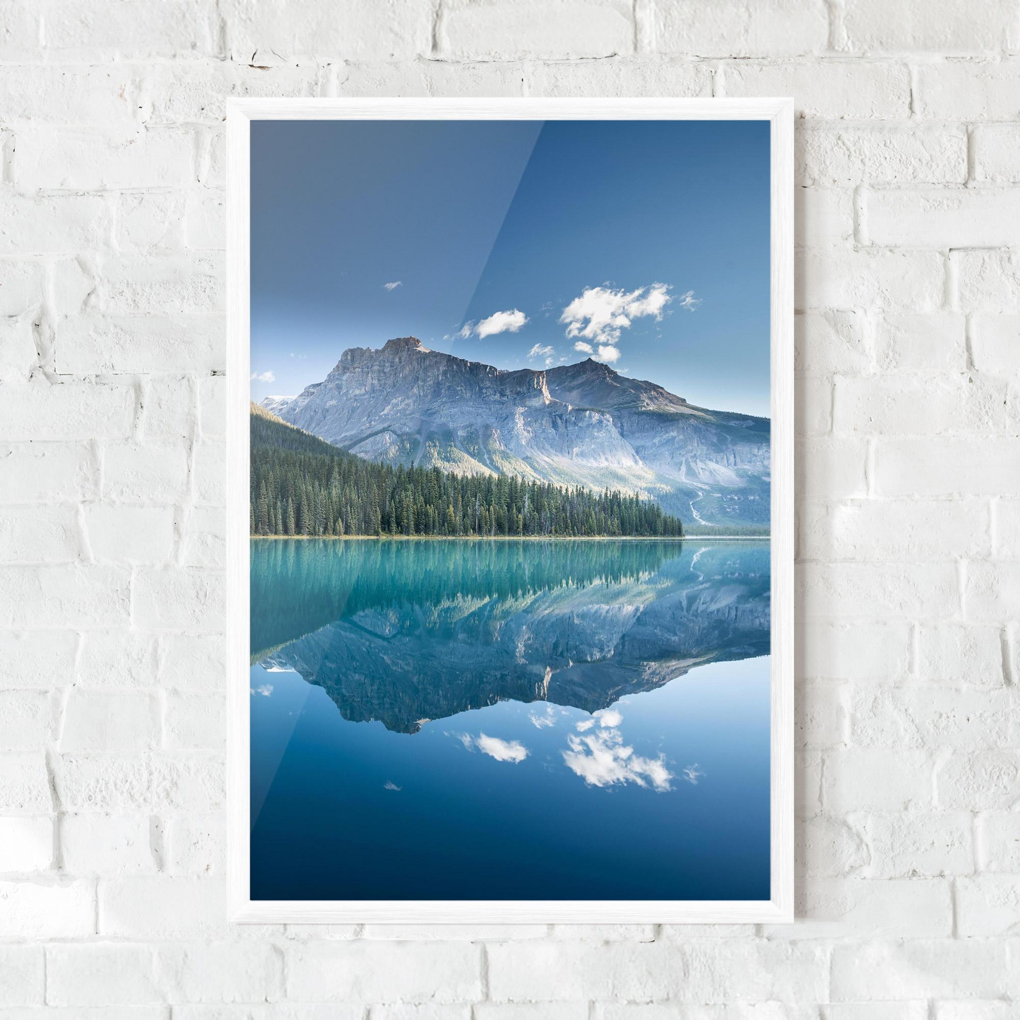 Gerahmte Poster Blue Mountain Lake mockup 0