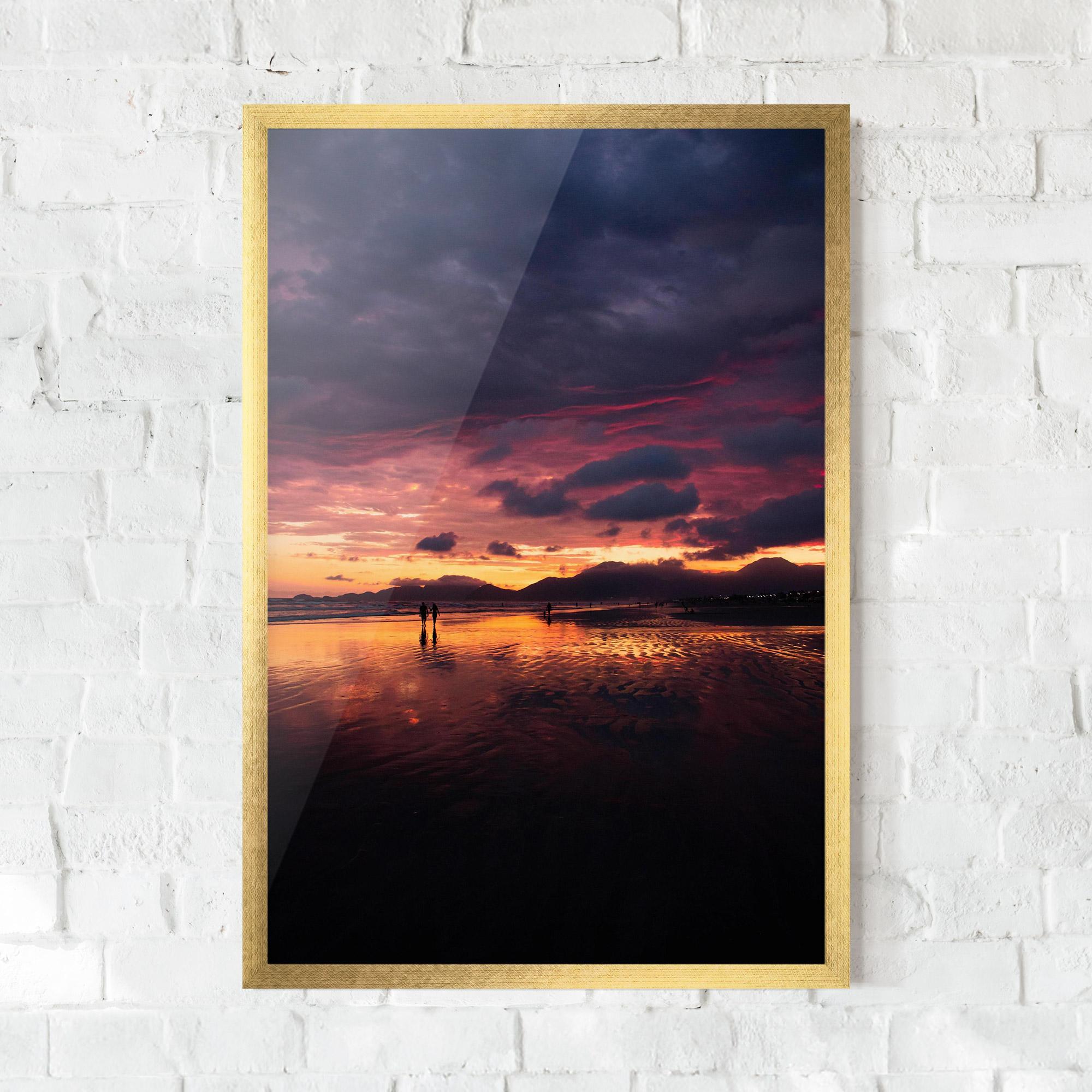 Gerahmte Poster Beach At Sunset mockup 0