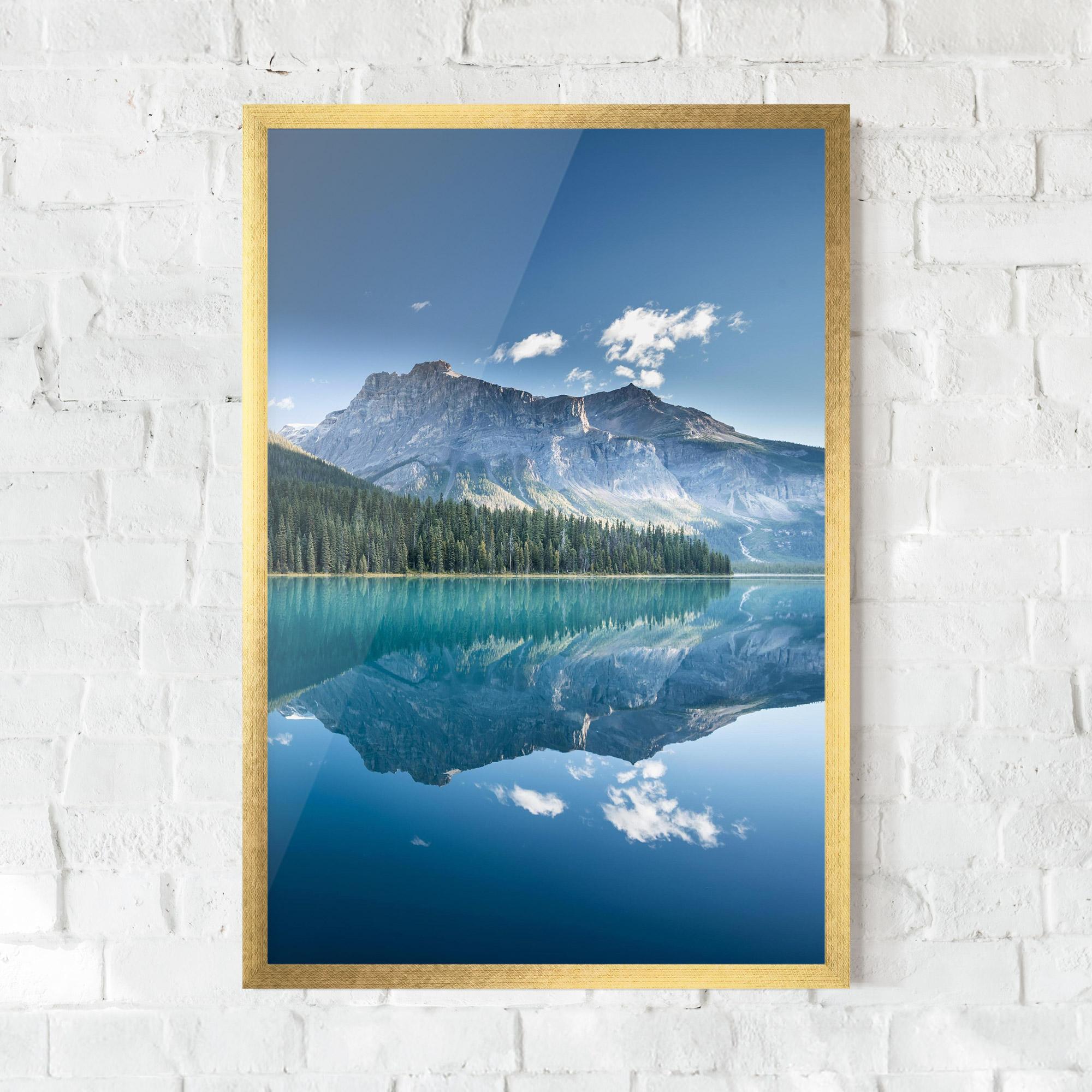 Gerahmte Poster Blue Mountain Lake mockup 0