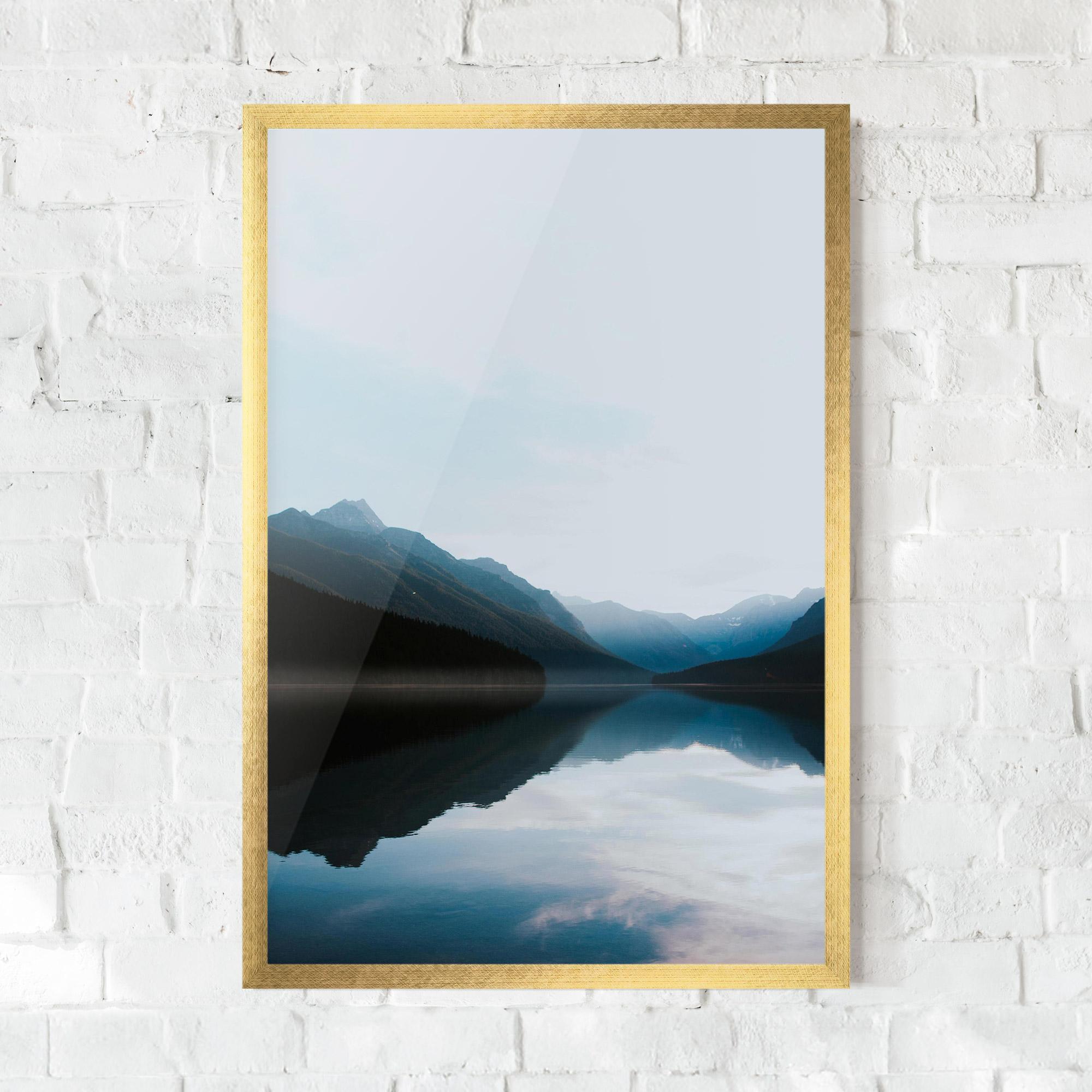 Gerahmte Poster Foggy Blue Light mockup 0