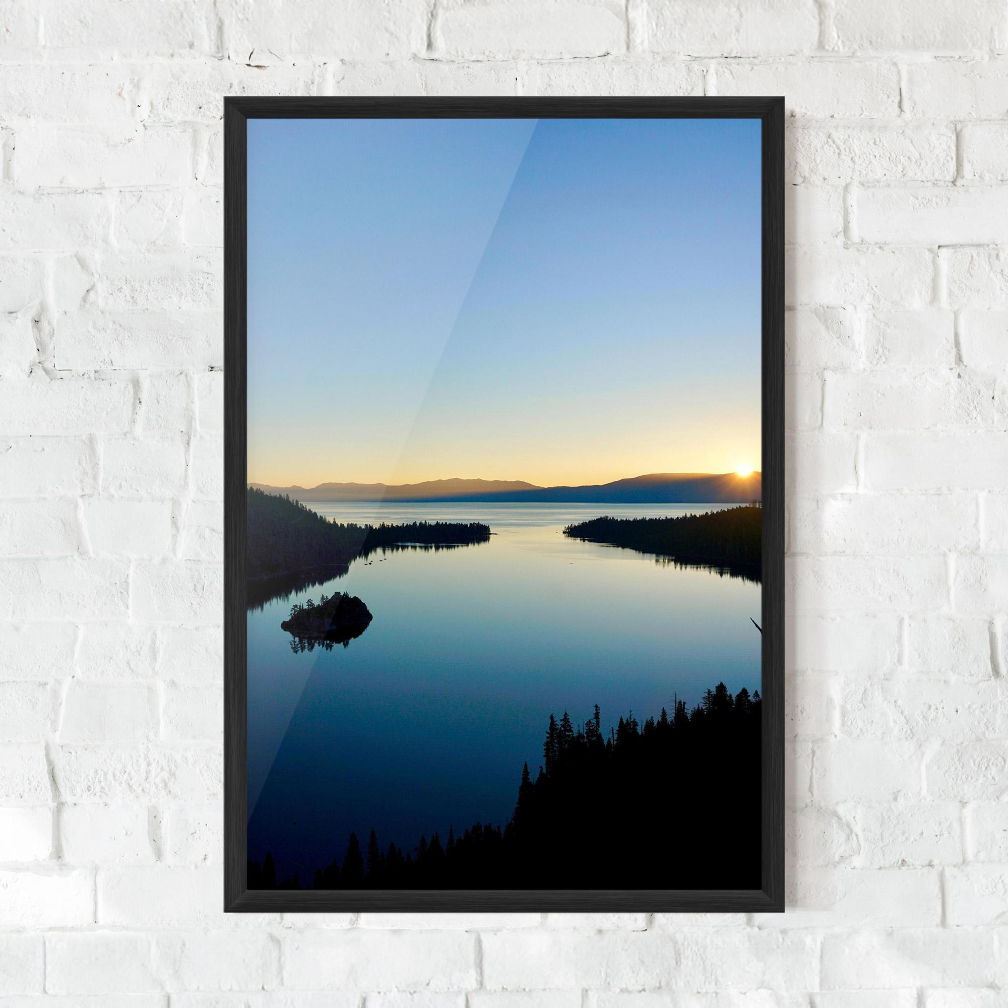 Gerahmte Poster Blue Sky Lake mockup 0