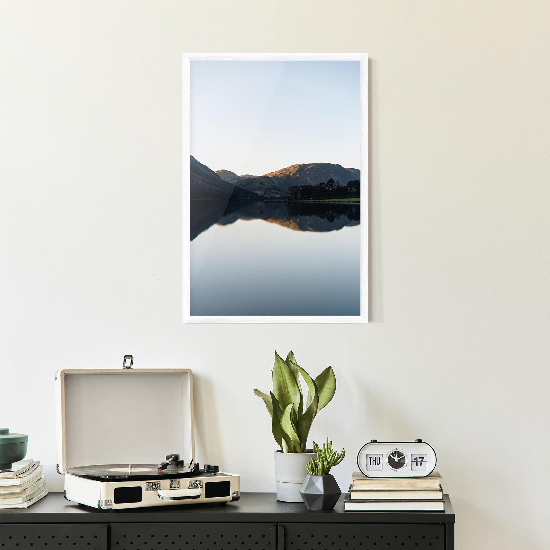 Gerahmte Poster Nice Lake mockup 2