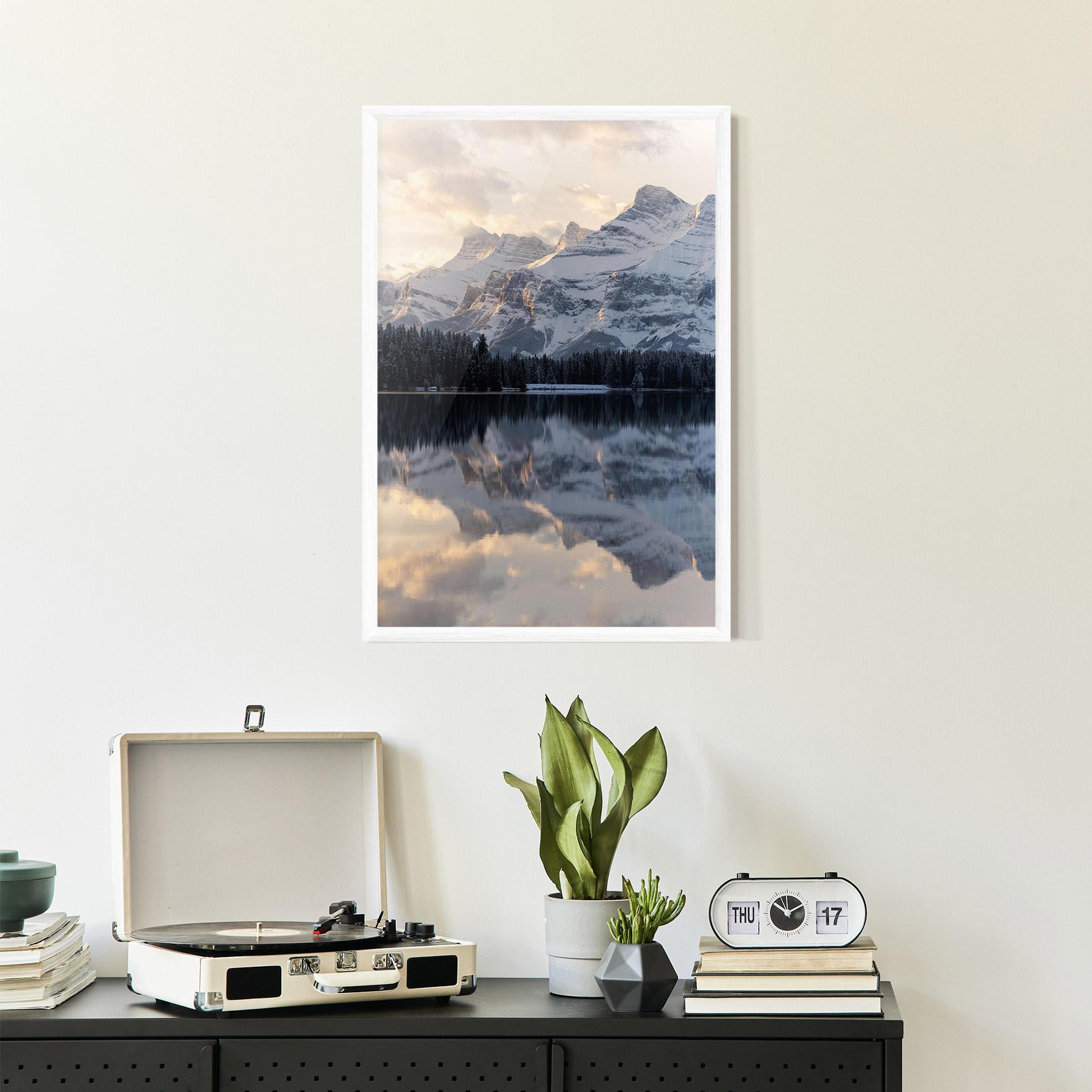 Gerahmte Poster Pretty Light Lake mockup 2