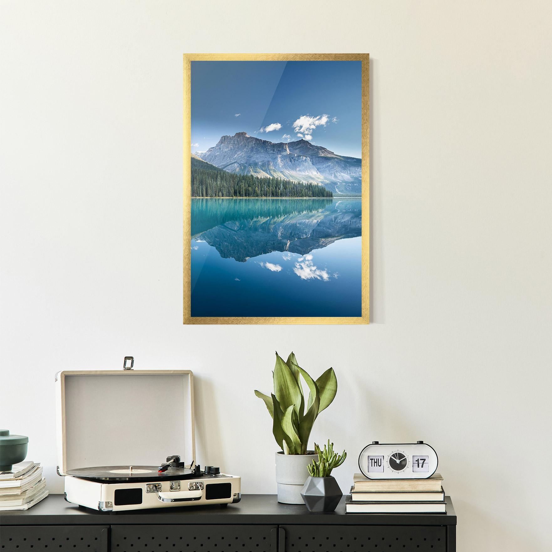 Gerahmte Poster Blue Mountain Lake mockup 2