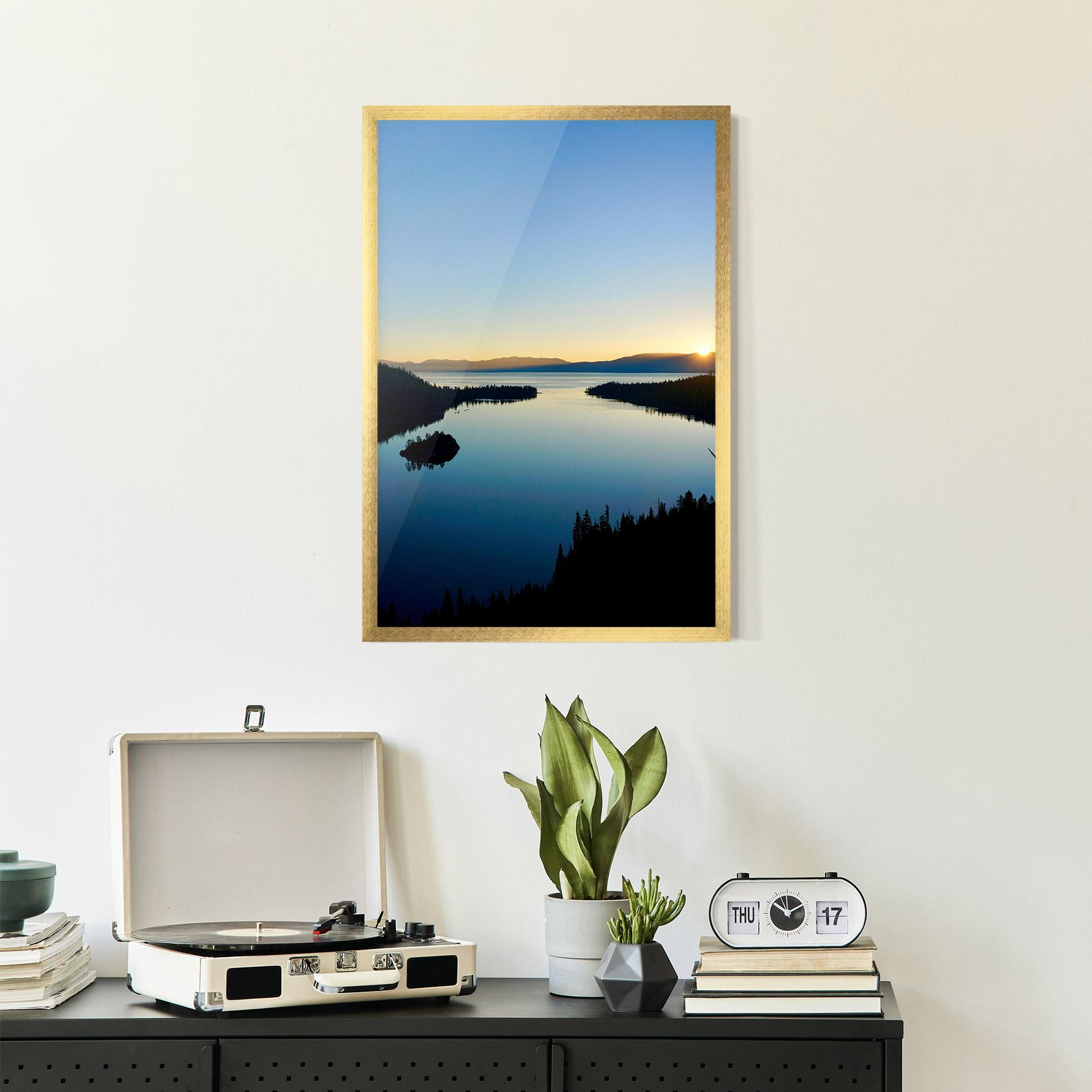 Gerahmte Poster Blue Sky Lake mockup 2