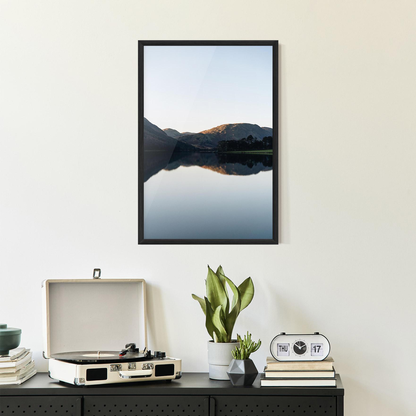 Gerahmte Poster Nice Lake mockup 2