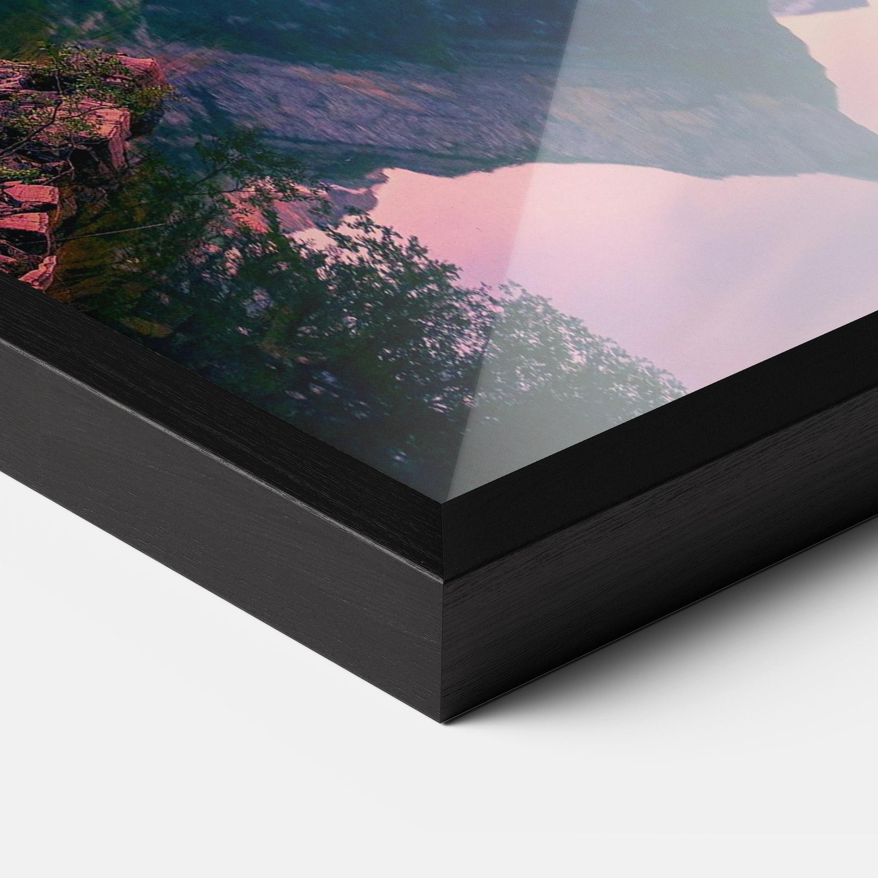 Gerahmte Poster Purple Sunset Lake mockup 3