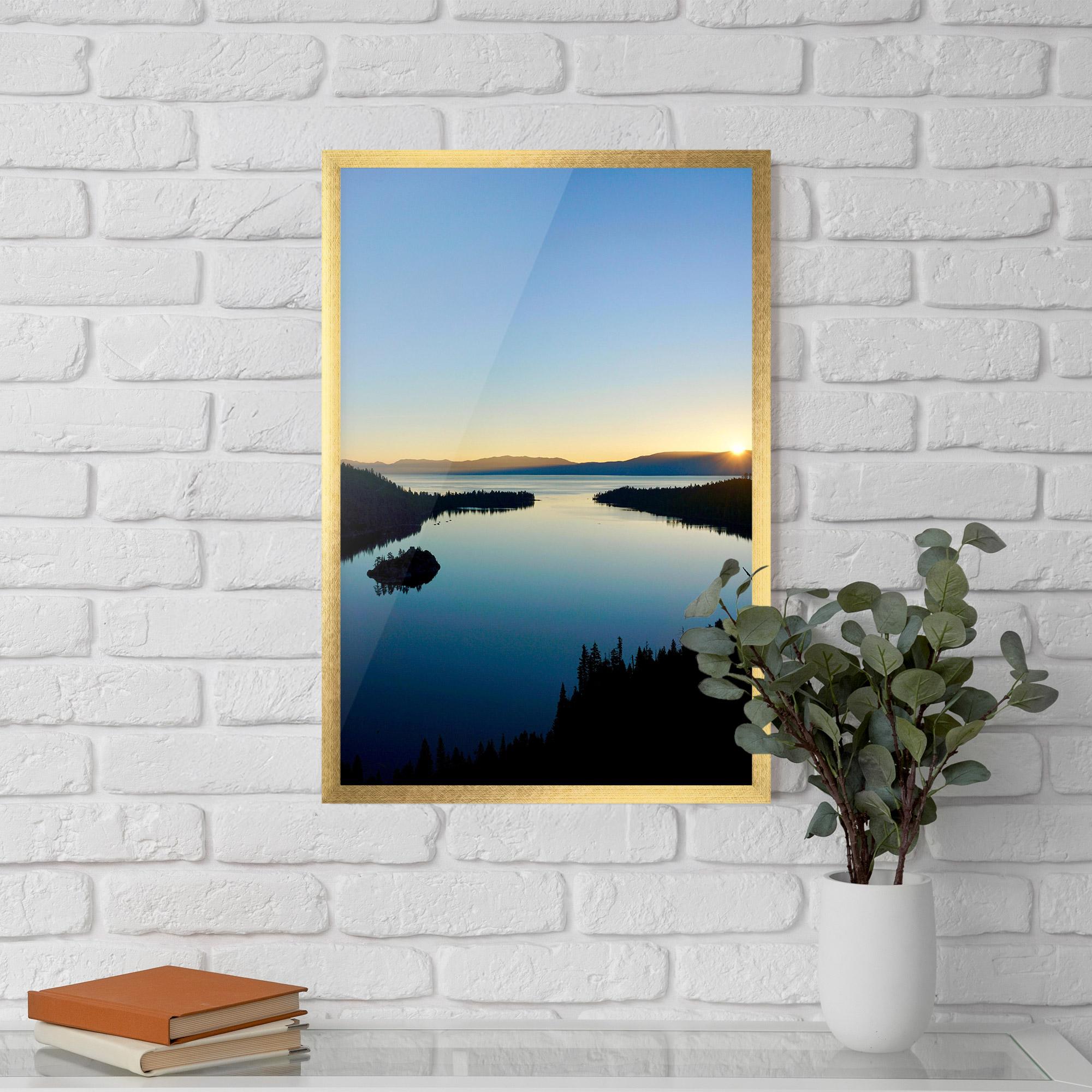 Gerahmte Poster Blue Sky Lake mockup 5