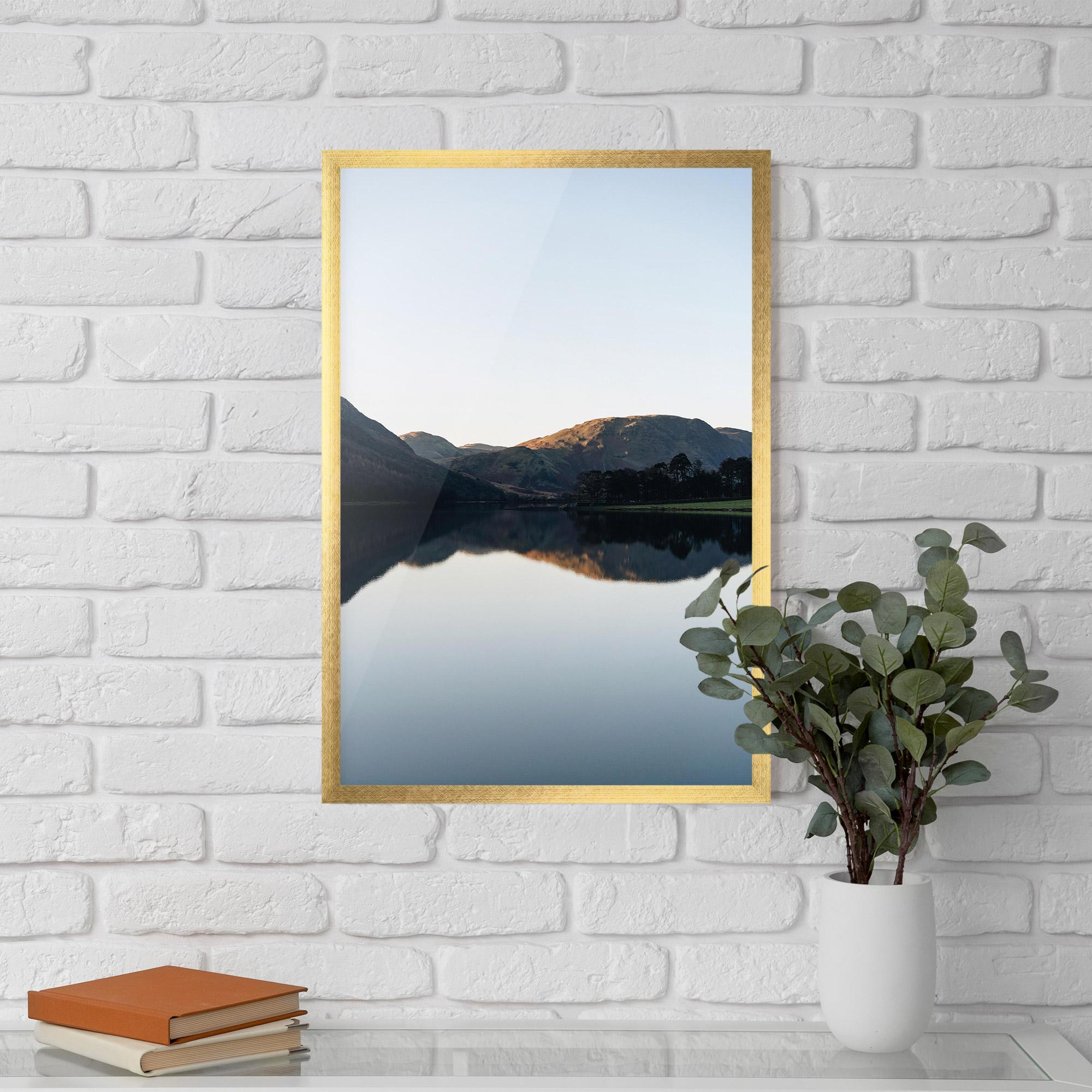Gerahmte Poster Nice Lake mockup 5