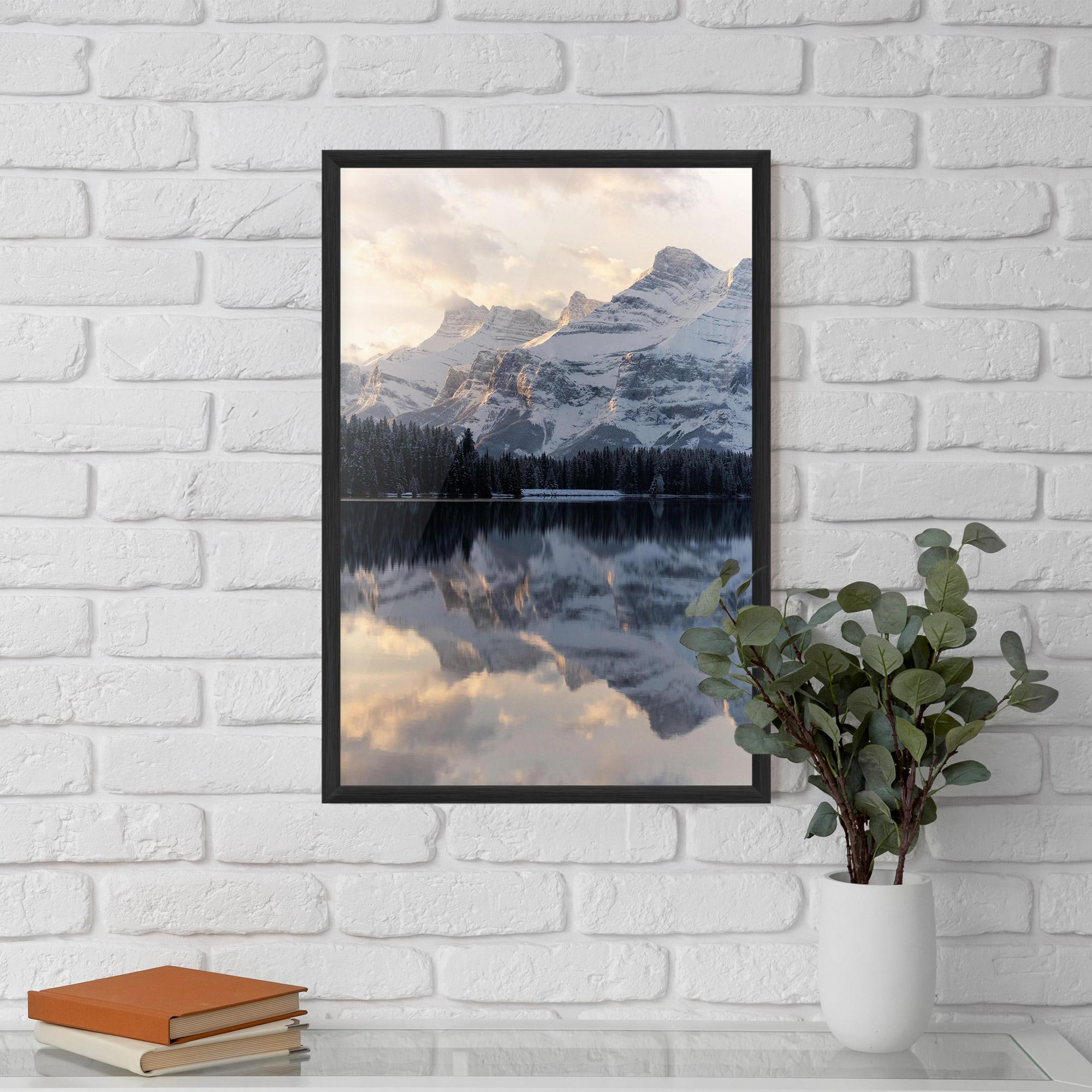 Gerahmte Poster Pretty Light Lake mockup 5
