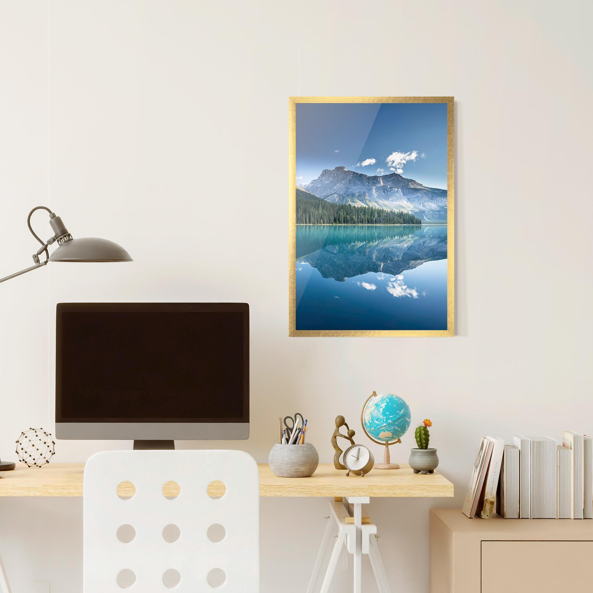 Gerahmte Poster Blue Mountain Lake mockup 6