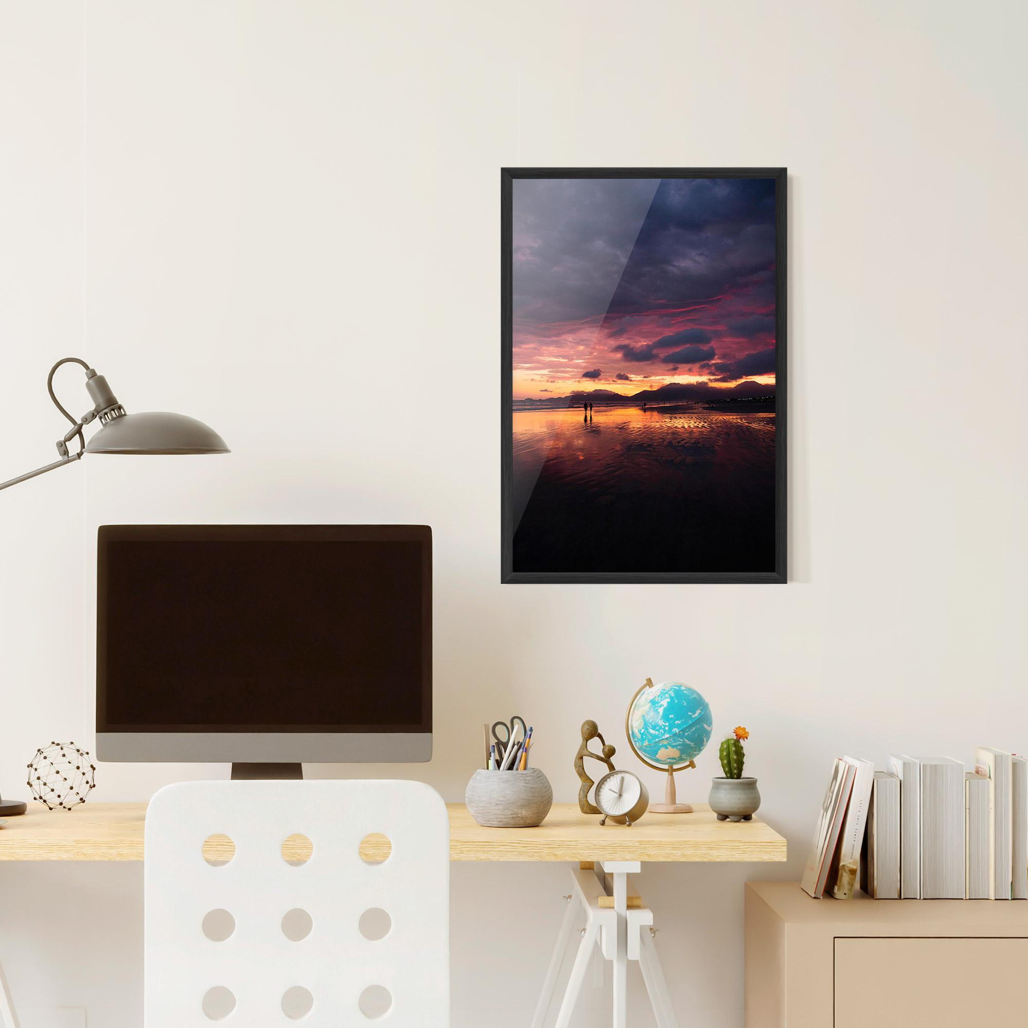 Gerahmte Poster Beach At Sunset mockup 6