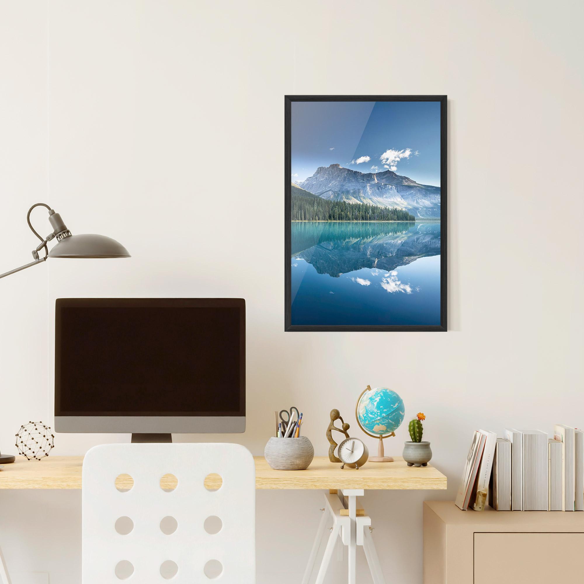 Gerahmte Poster Blue Mountain Lake mockup 6