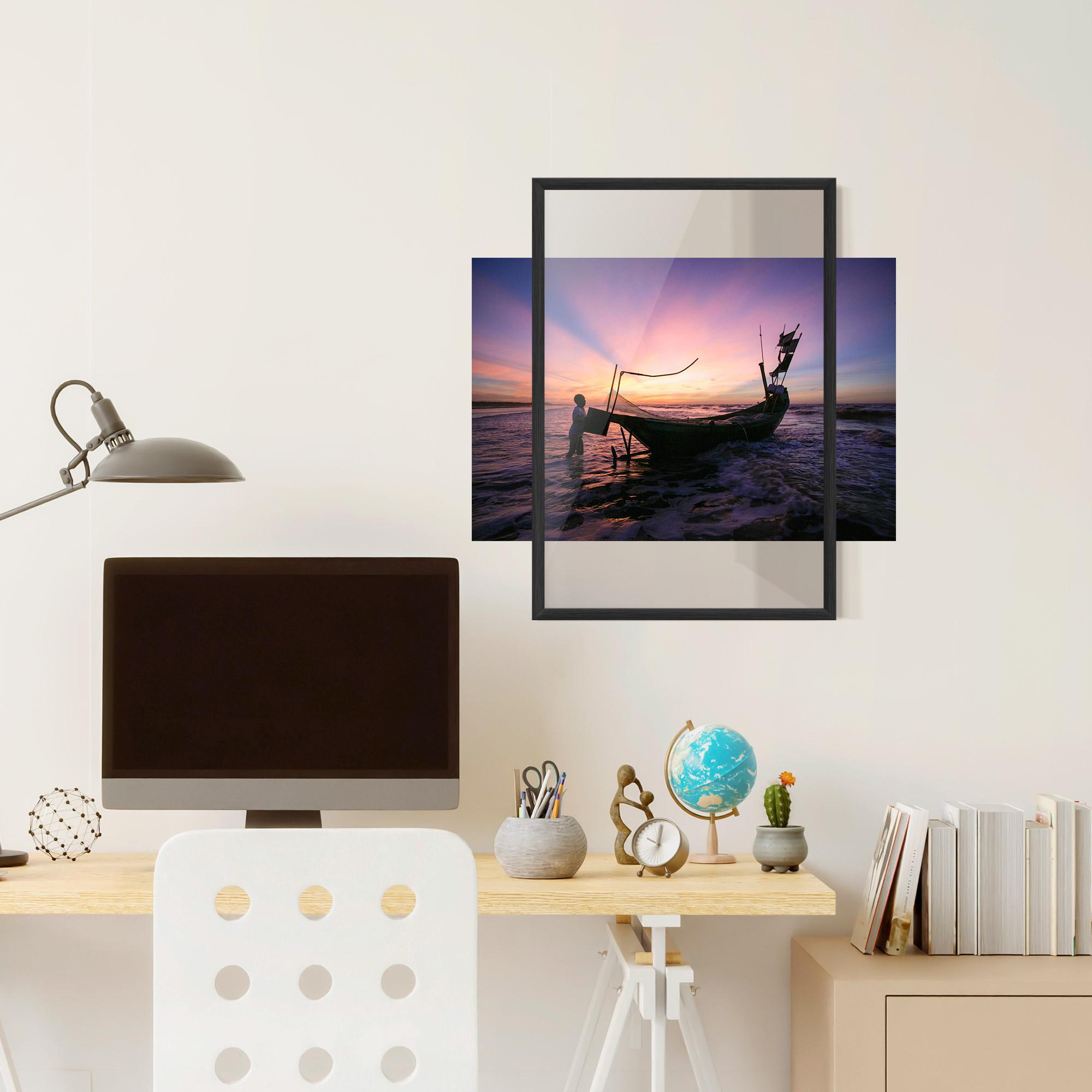 Gerahmte Poster Sailor At Dawn mockup 6