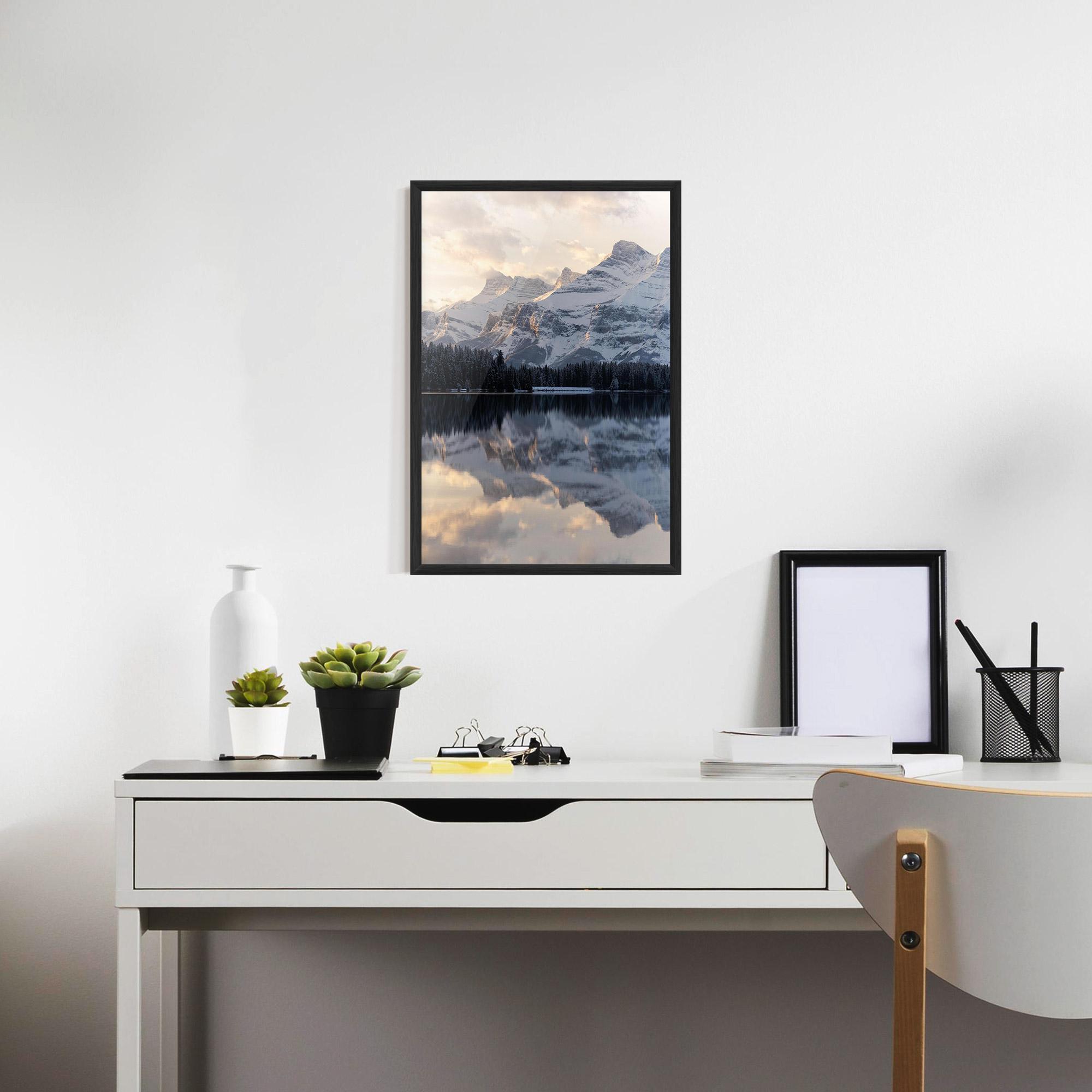 Gerahmte Poster Pretty Light Lake mockup 7