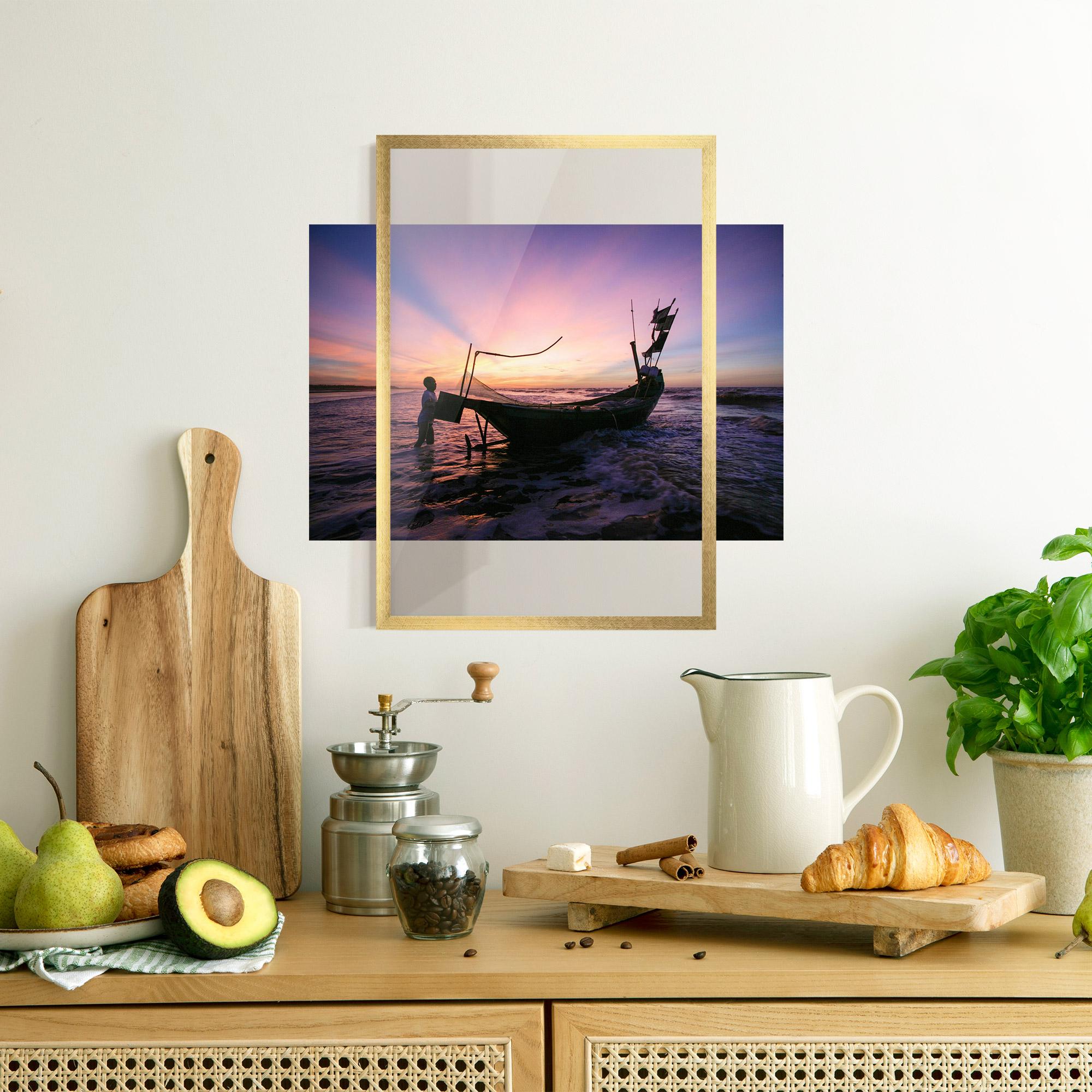 Gerahmte Poster Sailor At Dawn mockup 8