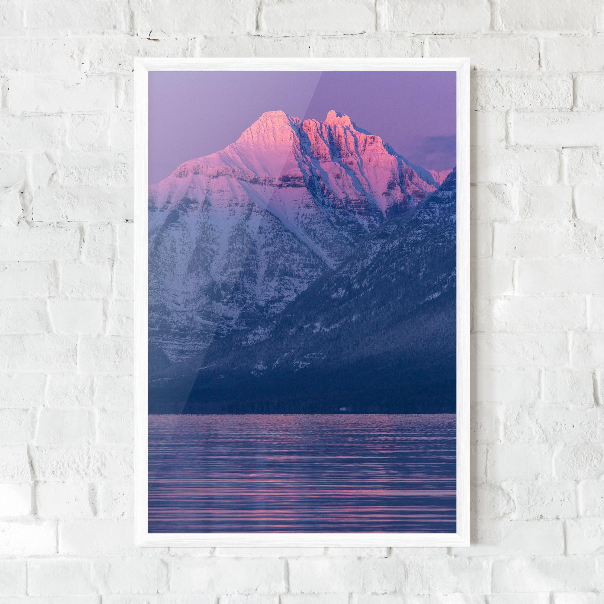 Gerahmte Poster Purple Snowy View mockup 0