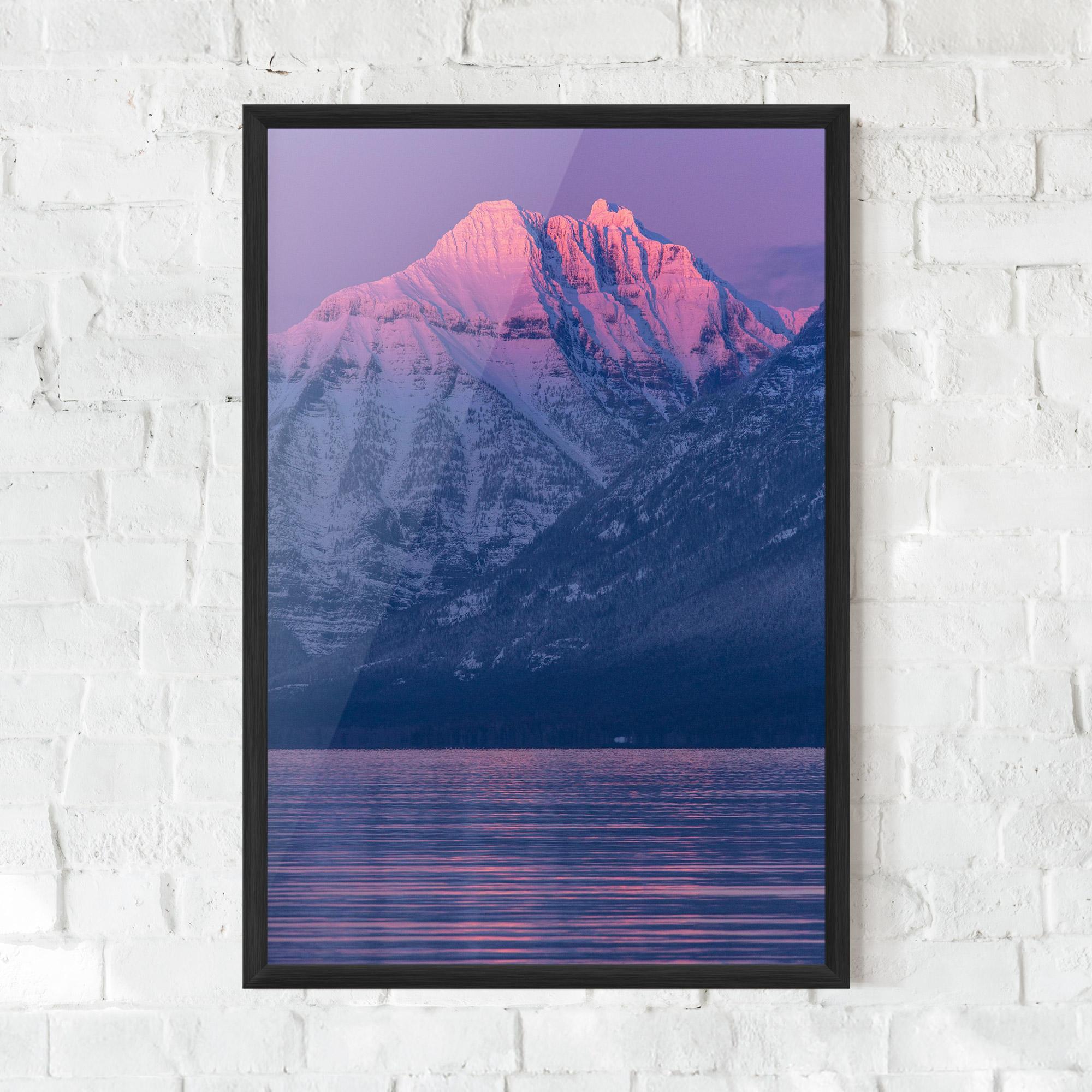 Gerahmte Poster Purple Snowy View mockup 0