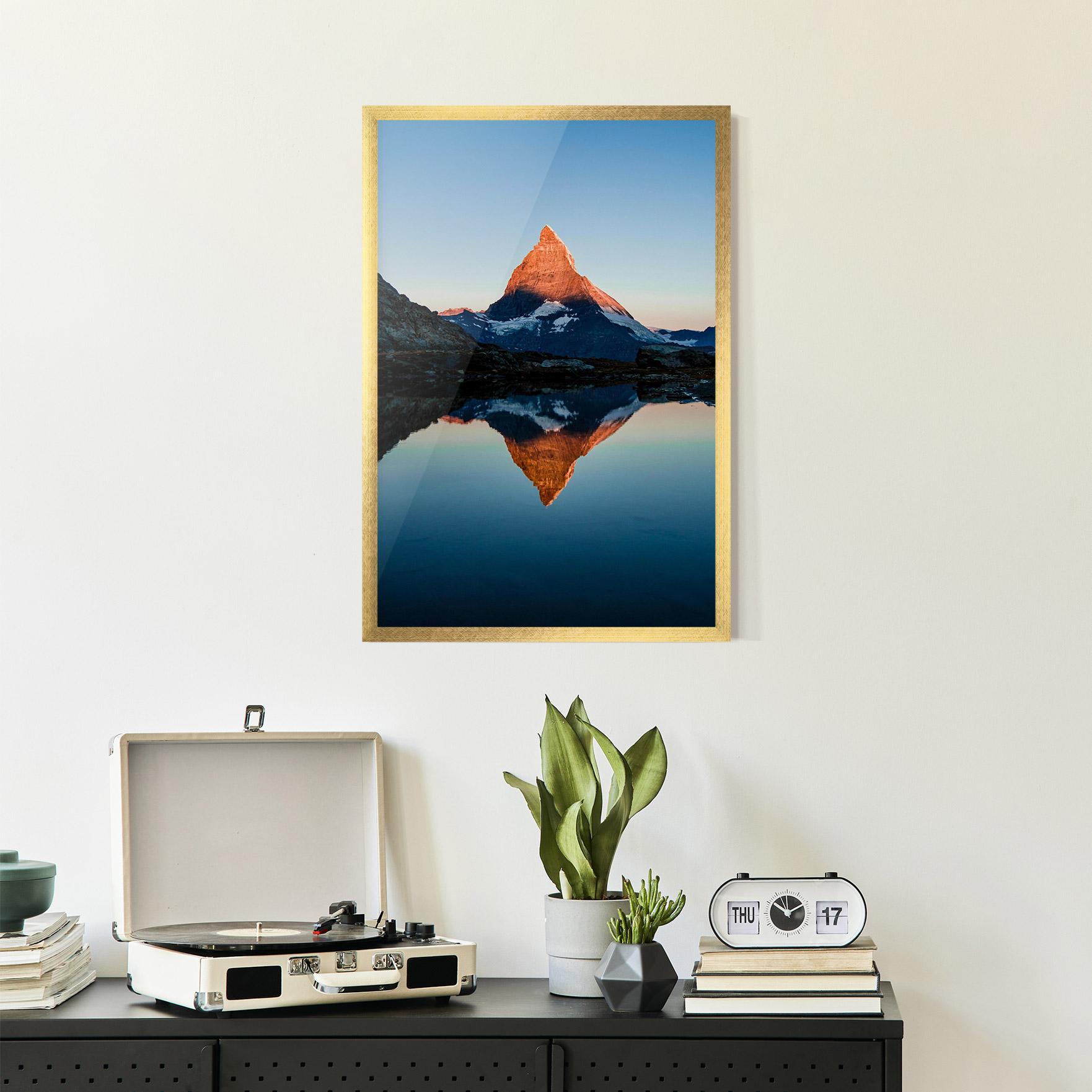 Gerahmte Poster Mirror Mountain mockup 2