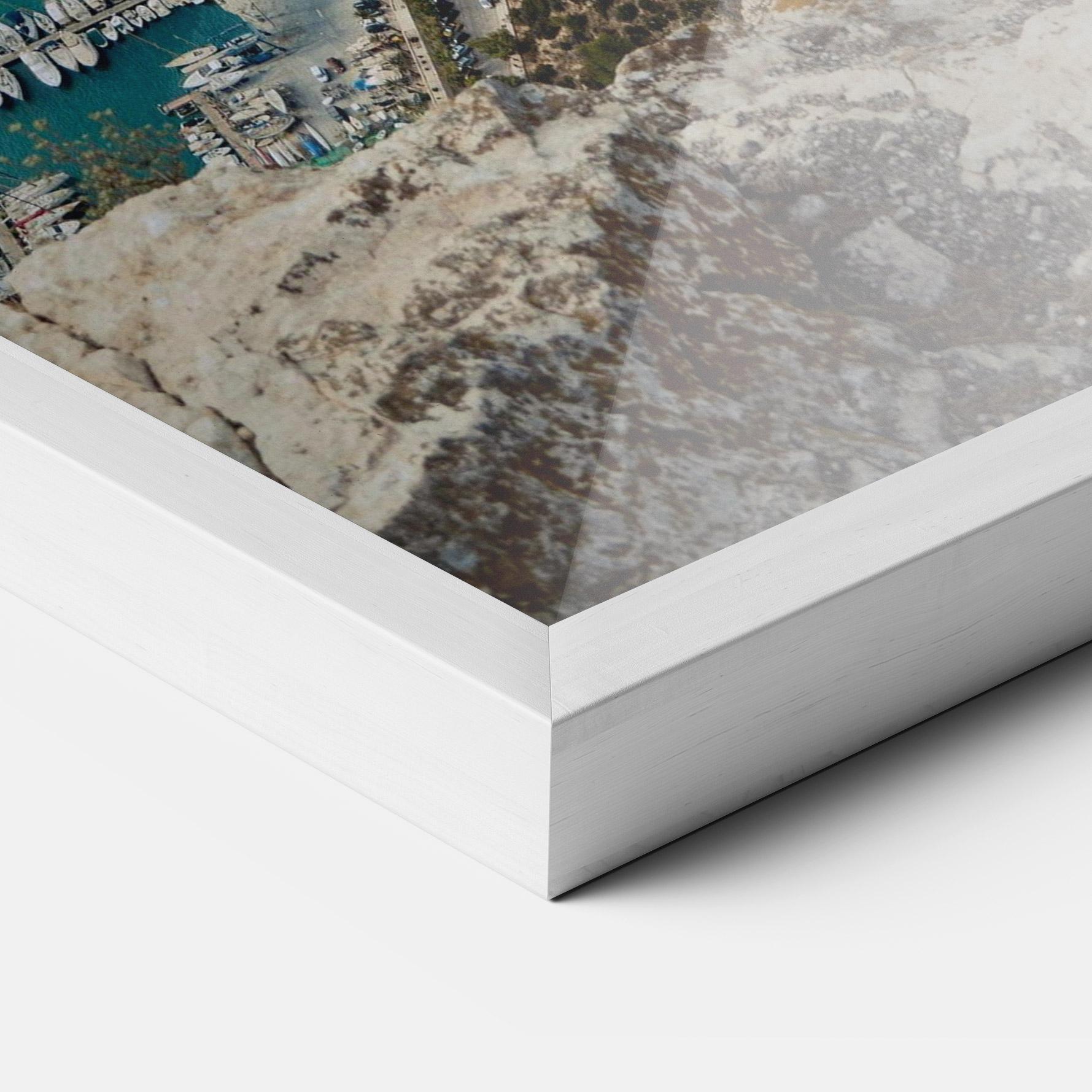 Gerahmte Poster Coast City mockup 3