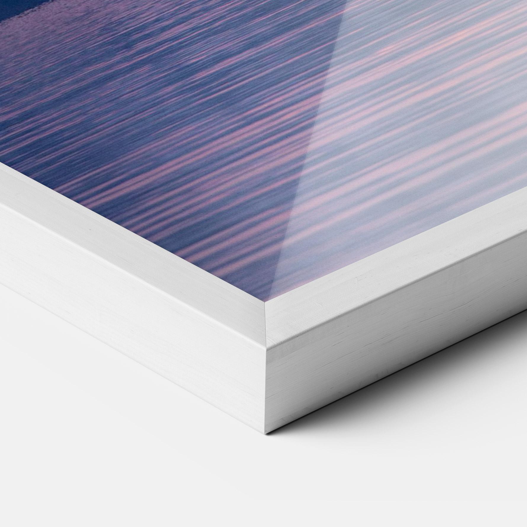 Gerahmte Poster Purple Snowy View mockup 3