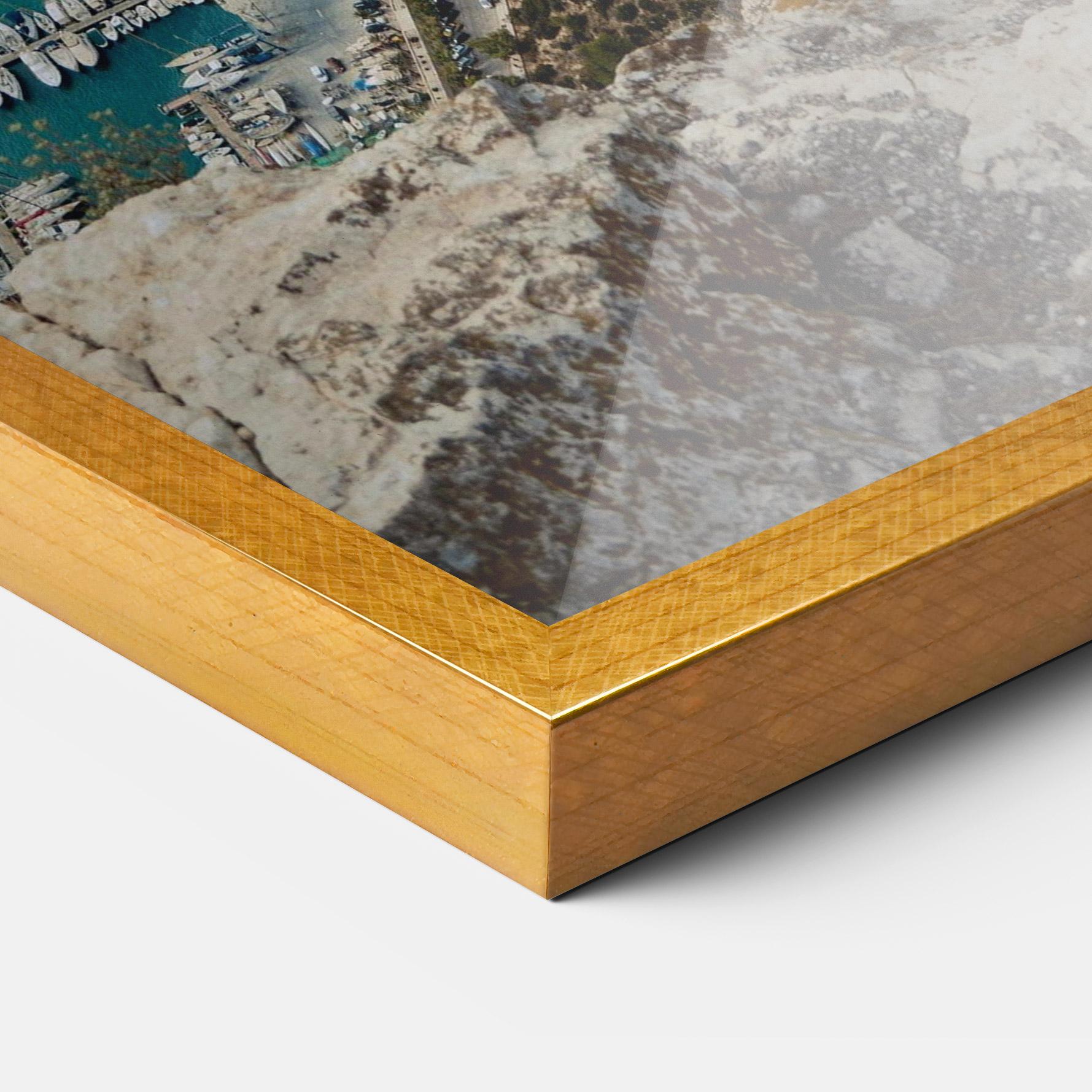 Gerahmte Poster Coast City mockup 3