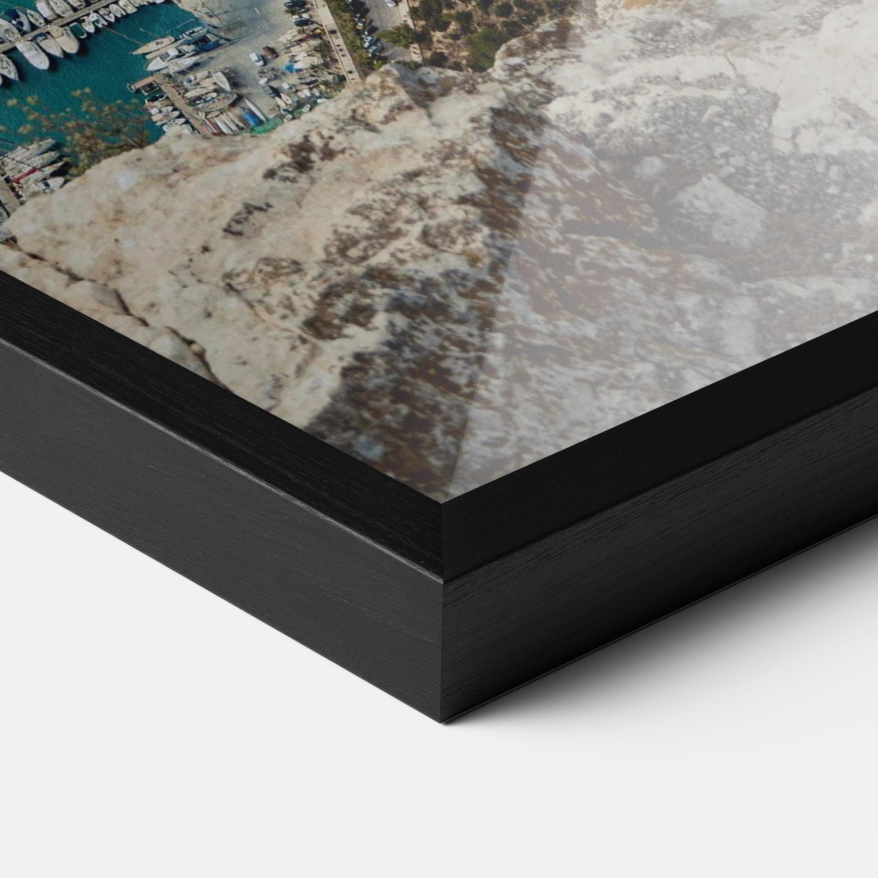 Gerahmte Poster Coast City mockup 3