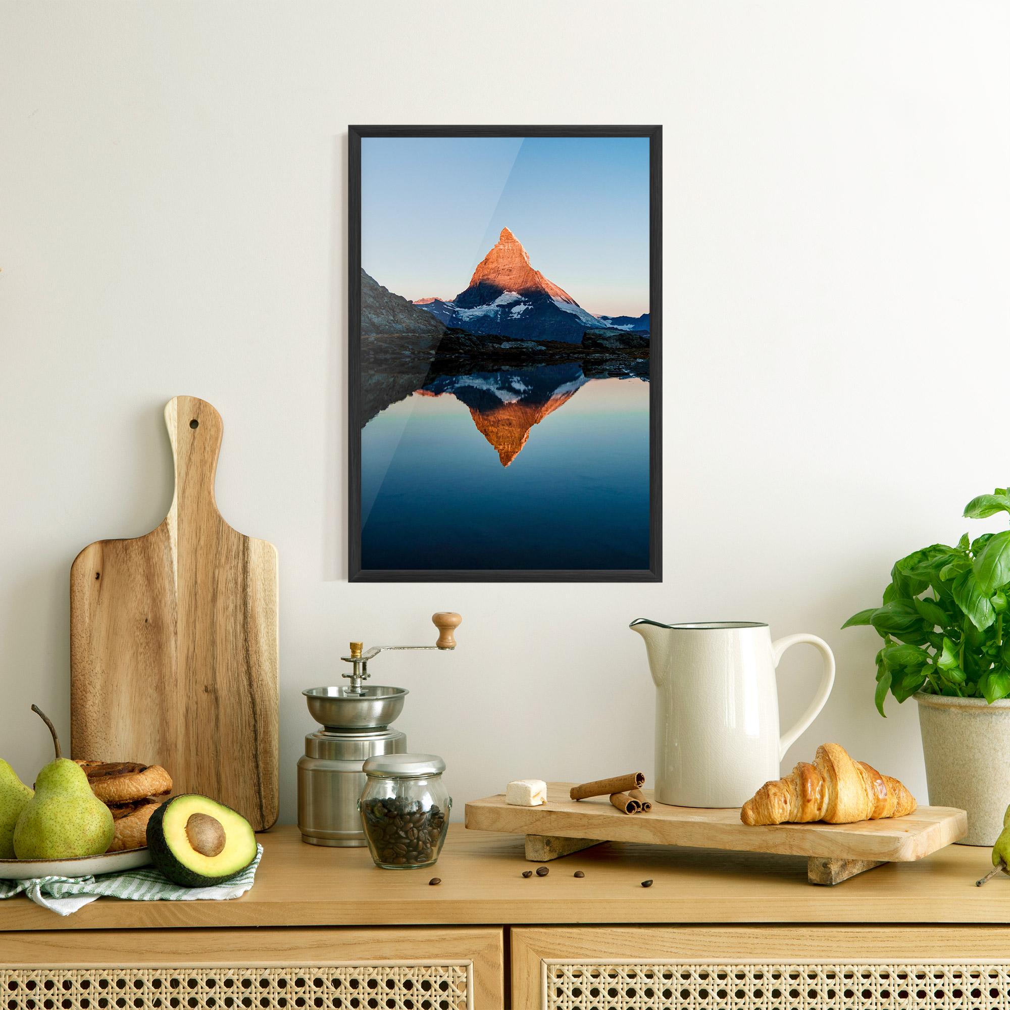 Gerahmte Poster Mirror Mountain mockup 8