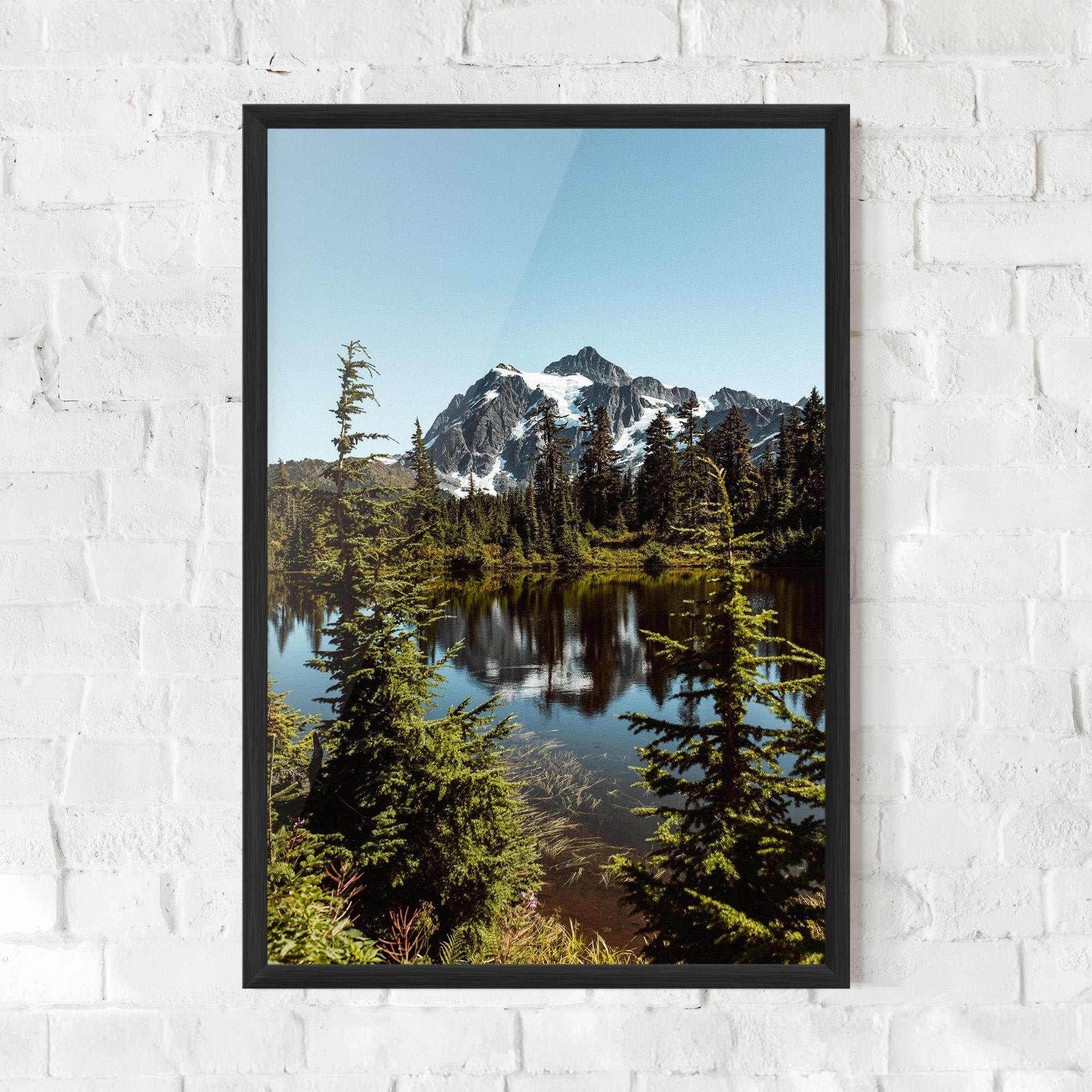 Gerahmte Poster Forest Snow Mountain mockup 0