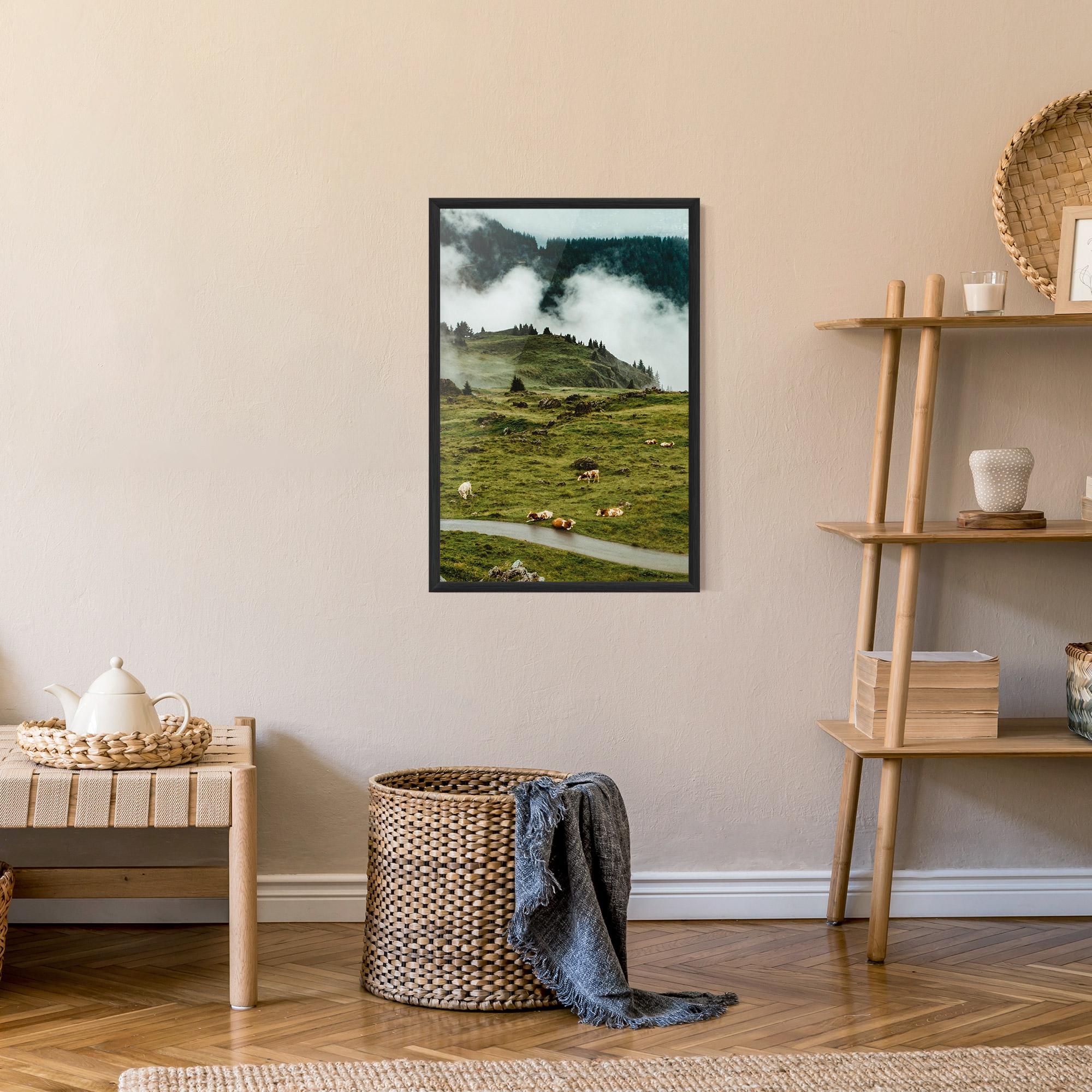 Gerahmte Poster Cow Field View mockup 9