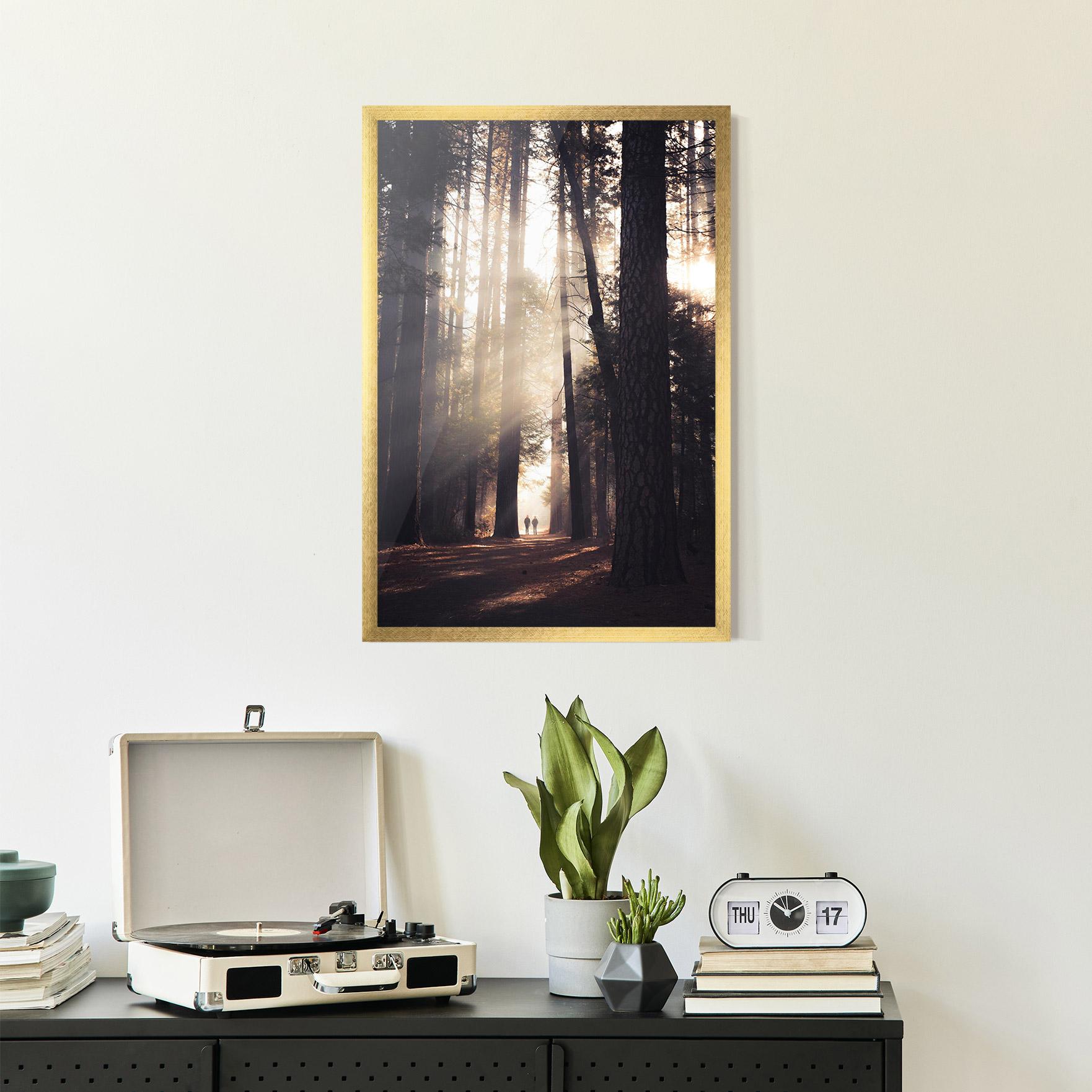 Gerahmte Poster Foggy Couple Forest mockup 2