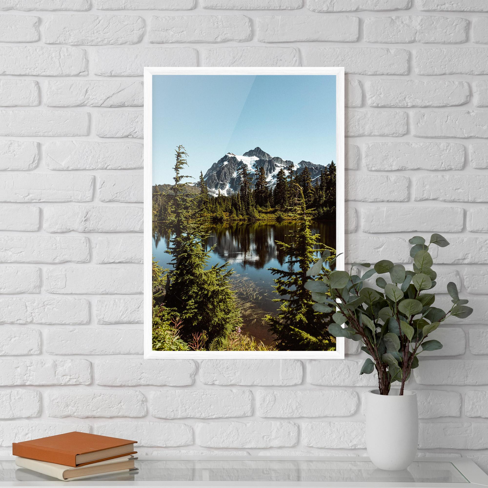 Gerahmte Poster Forest Snow Mountain mockup 5