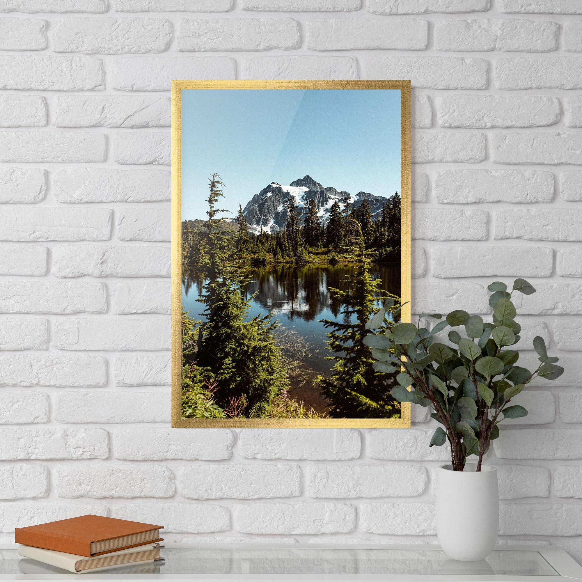 Gerahmte Poster Forest Snow Mountain mockup 5