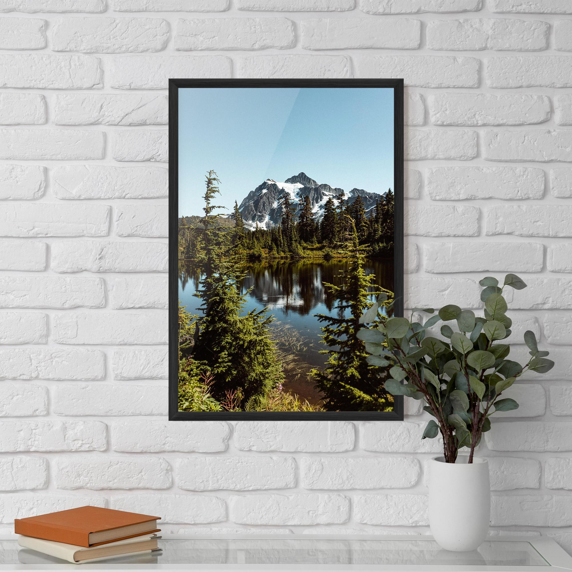 Gerahmte Poster Forest Snow Mountain mockup 5