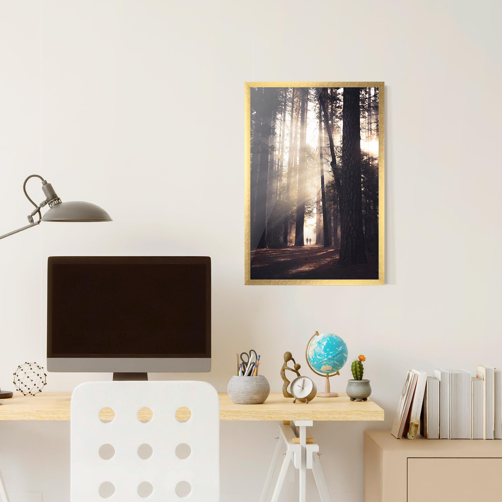 Gerahmte Poster Foggy Couple Forest mockup 6