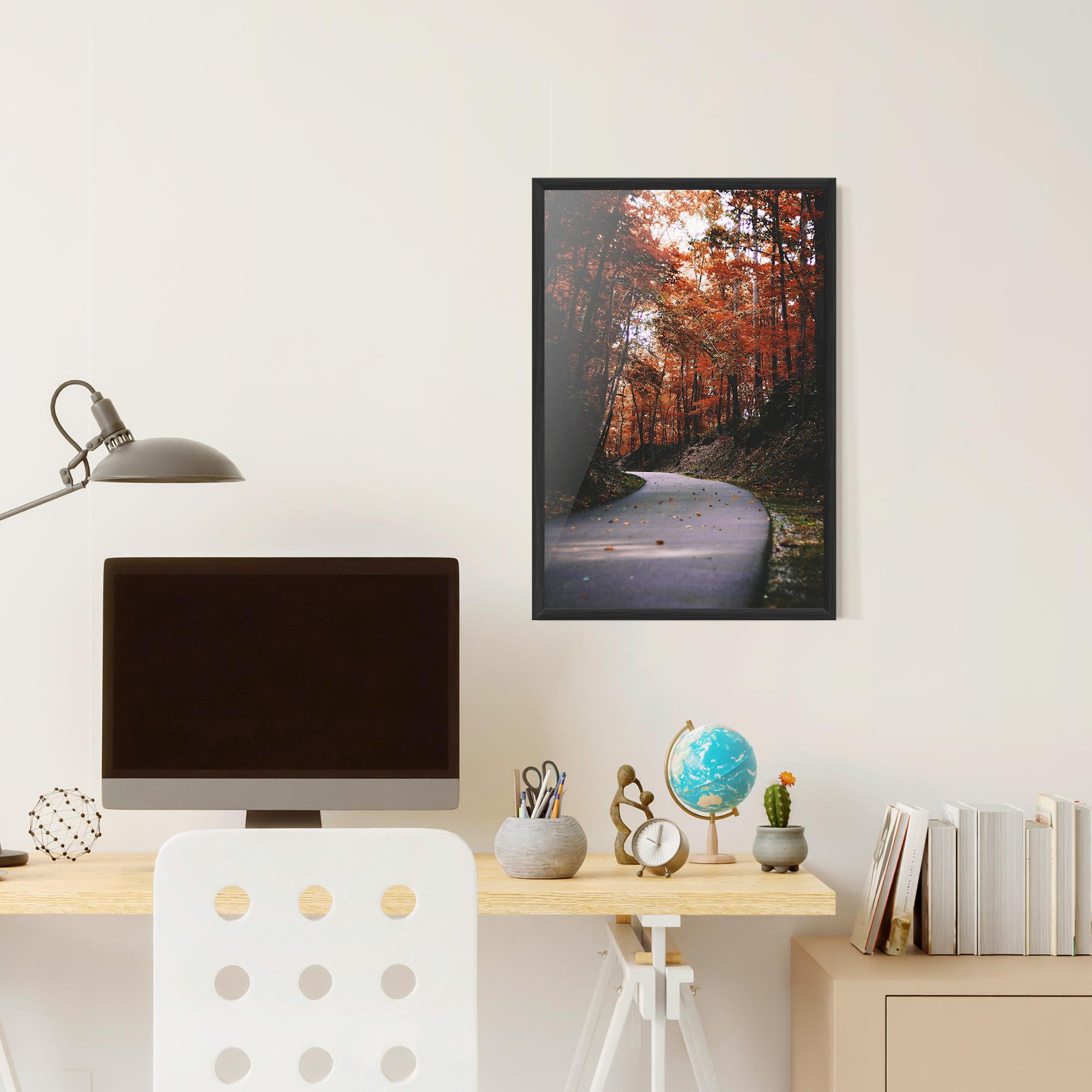 Gerahmte Poster Red Trees Road mockup 6