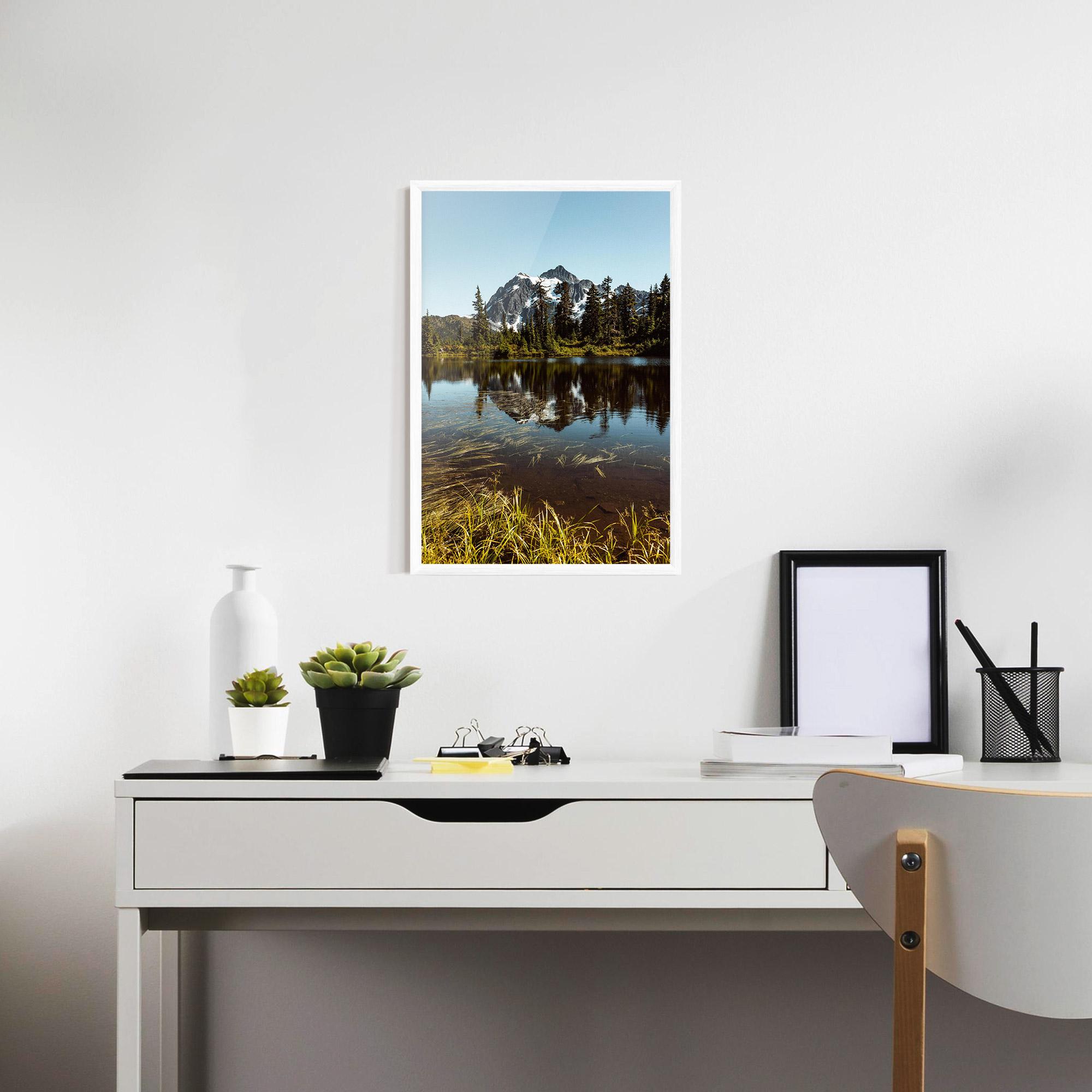 Gerahmte Poster Lake Snow Mountain mockup 7