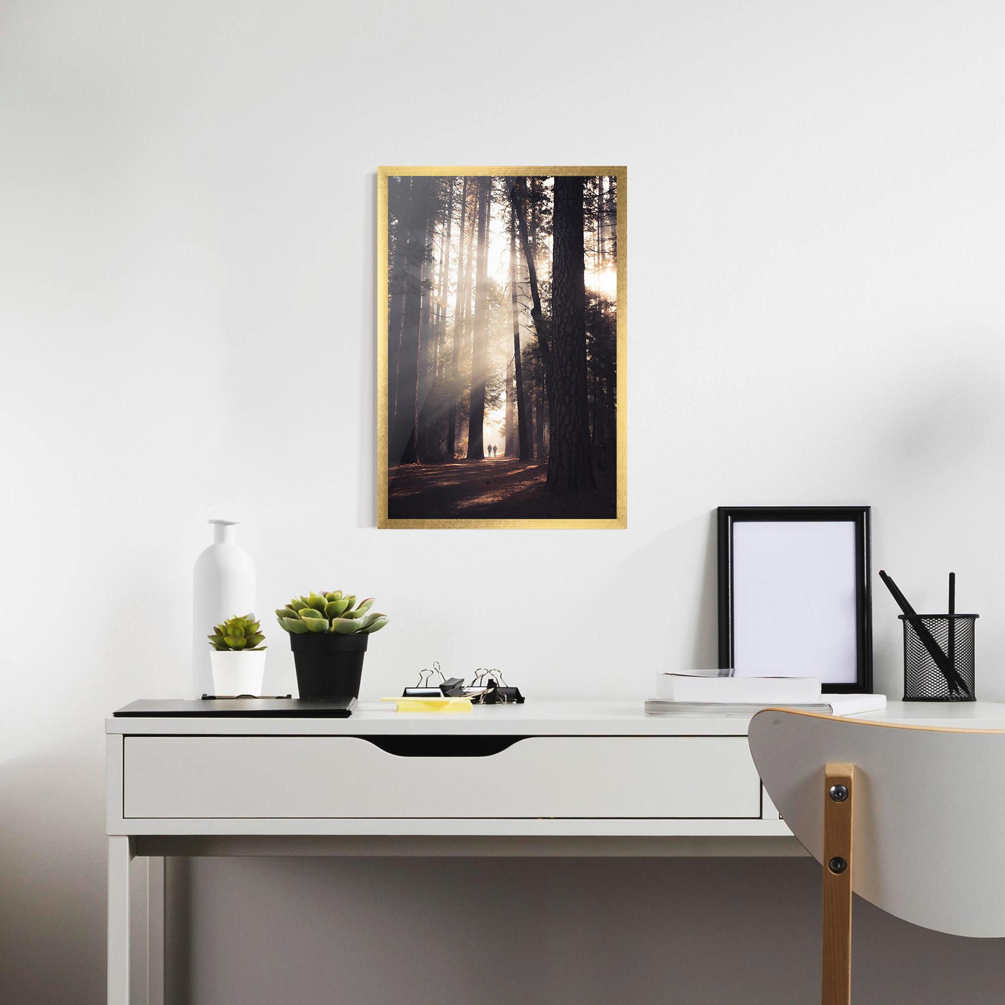 Gerahmte Poster Foggy Couple Forest mockup 7