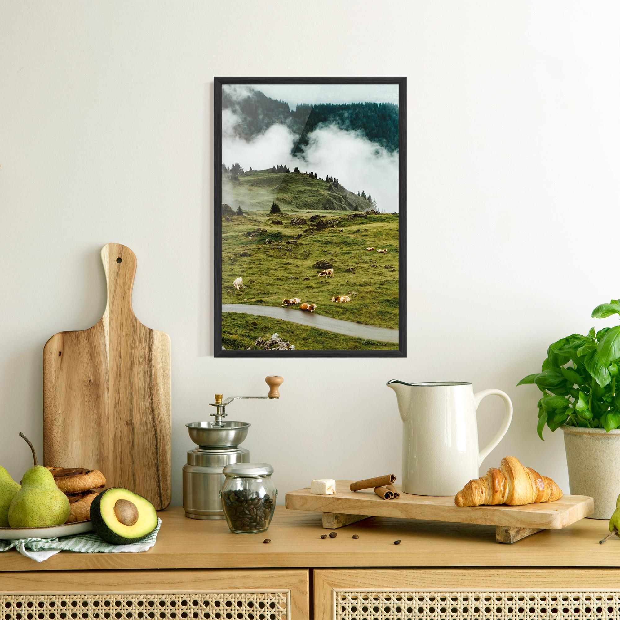 Gerahmte Poster Cow Field View mockup 8