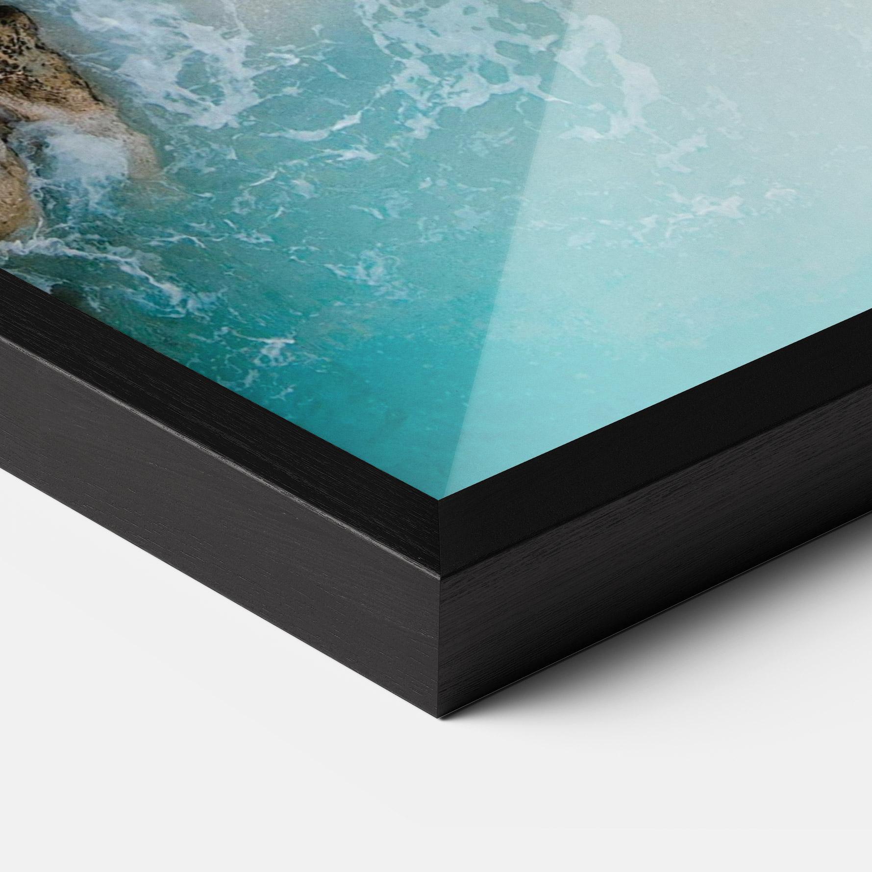 Gerahmte Poster Private White Cave mockup 3