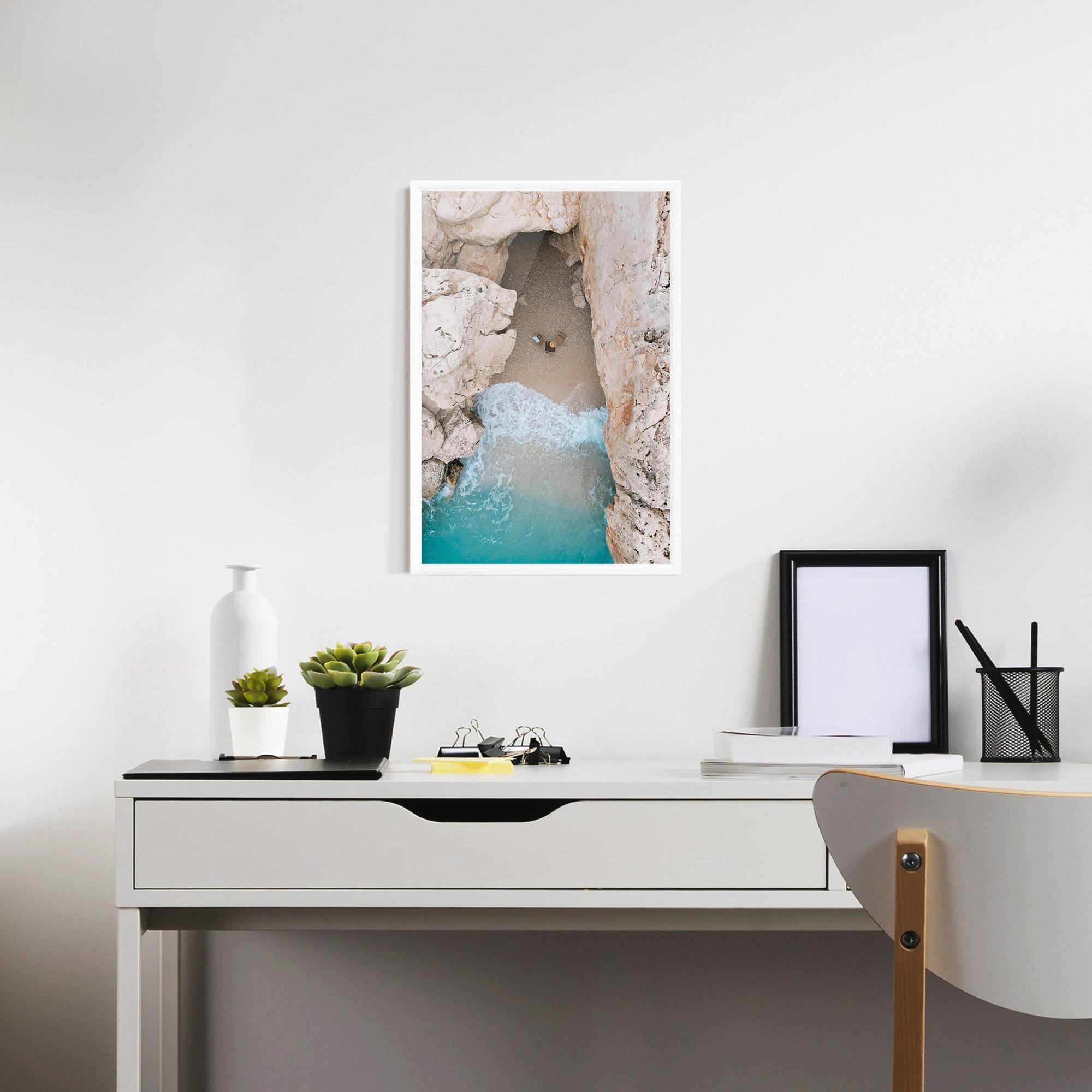 Gerahmte Poster Private White Cave mockup 7