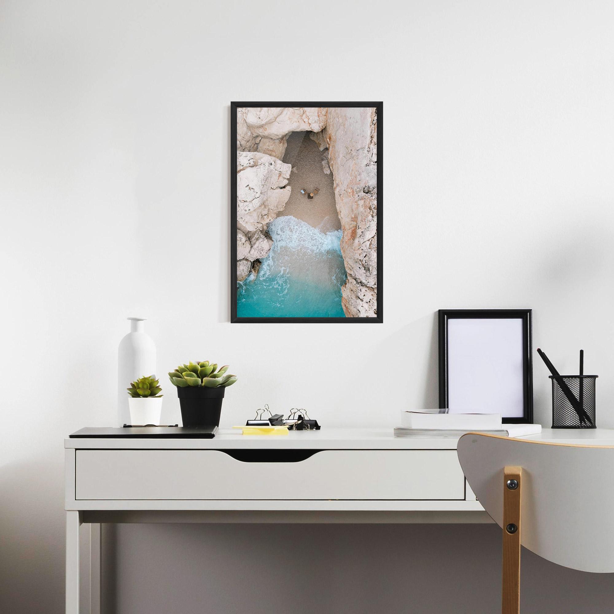 Gerahmte Poster Private White Cave mockup 7
